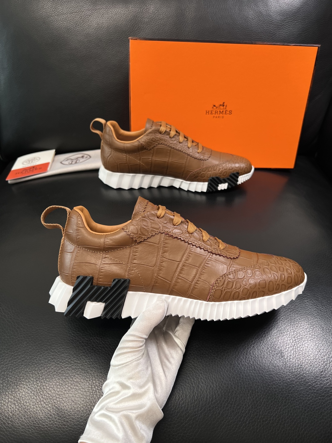 Hermes  高品质  顶级工艺品  爱马仕 专柜同步发售原厂配置，意大利进口原版牛皮面料，高品质拼接