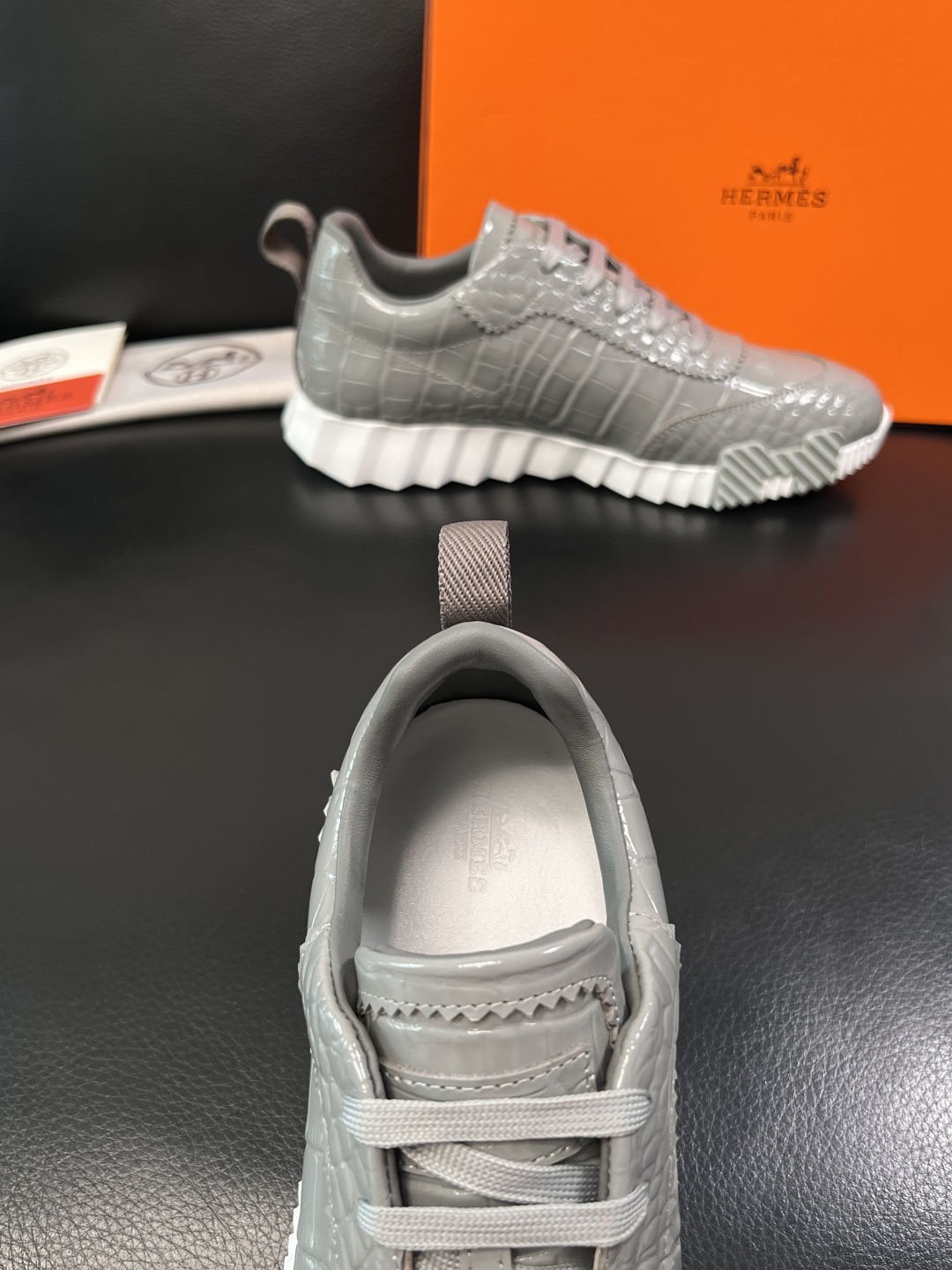 Hermes  高品质  顶级工艺品  爱马仕 专柜同步发售原厂配置，意大利进口原版牛皮面料，高品质拼接