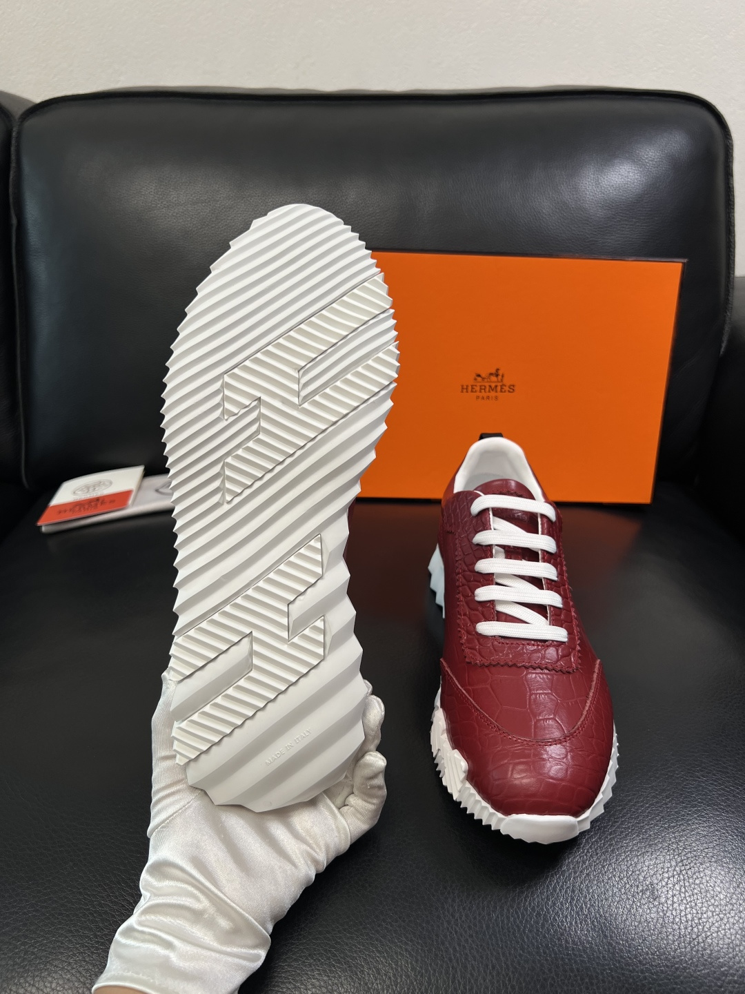 Hermes  高品质  顶级工艺品  爱马仕 专柜同步发售原厂配置，意大利进口原版牛皮面料，高品质拼接