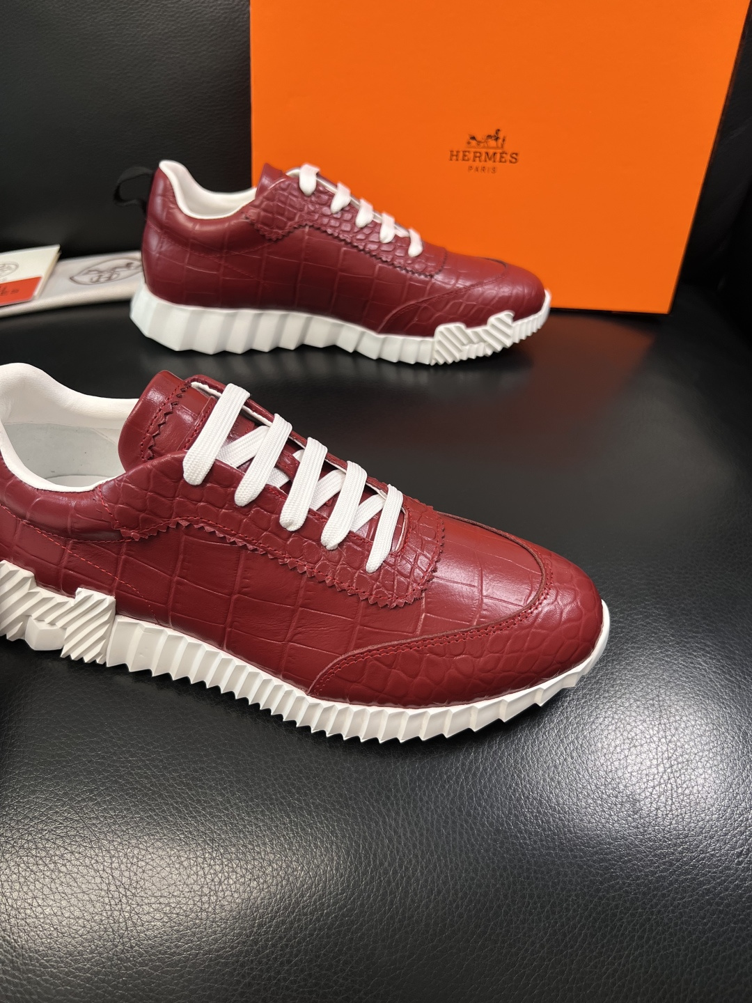 Hermes  高品质  顶级工艺品  爱马仕 专柜同步发售原厂配置，意大利进口原版牛皮面料，高品质拼接
