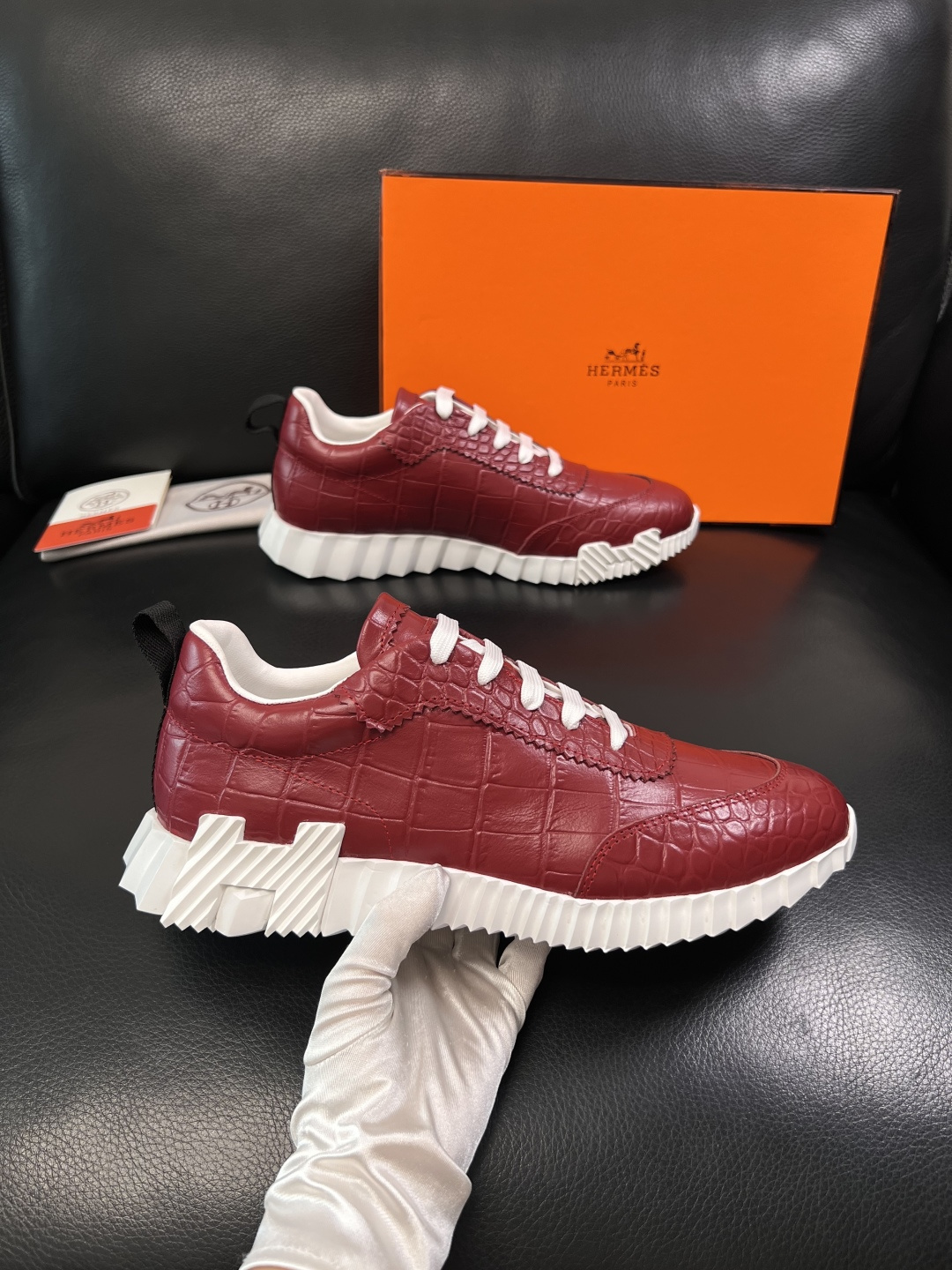 Hermes  高品质  顶级工艺品  爱马仕 专柜同步发售原厂配置，意大利进口原版牛皮面料，高品质拼接