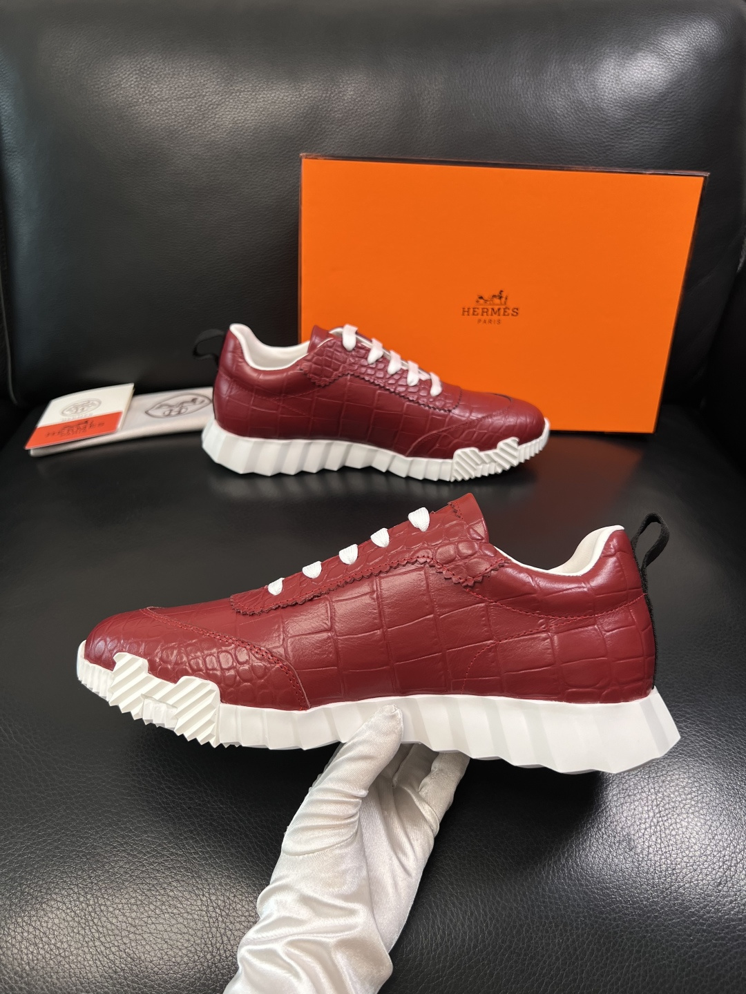 Hermes  高品质  顶级工艺品  爱马仕 专柜同步发售原厂配置，意大利进口原版牛皮面料，高品质拼接