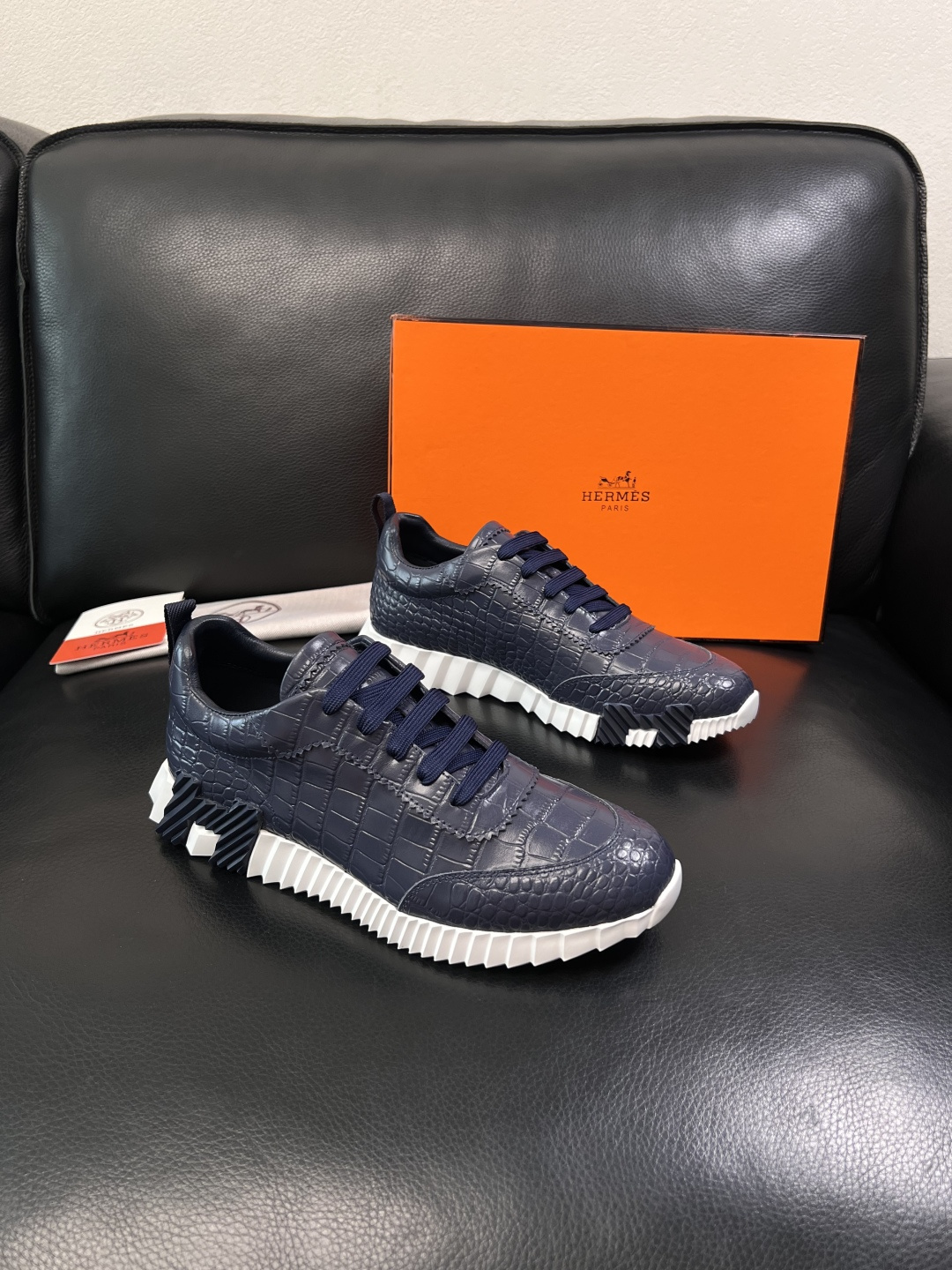 Hermes  高品质  顶级工艺品  爱马仕 专柜同步发售原厂配置，意大利进口原版牛皮面料，高品质拼接
