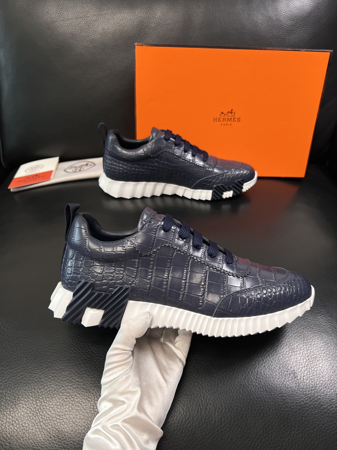 Hermes  高品质  顶级工艺品  爱马仕 专柜同步发售原厂配置，意大利进口原版牛皮面料，高品质拼接