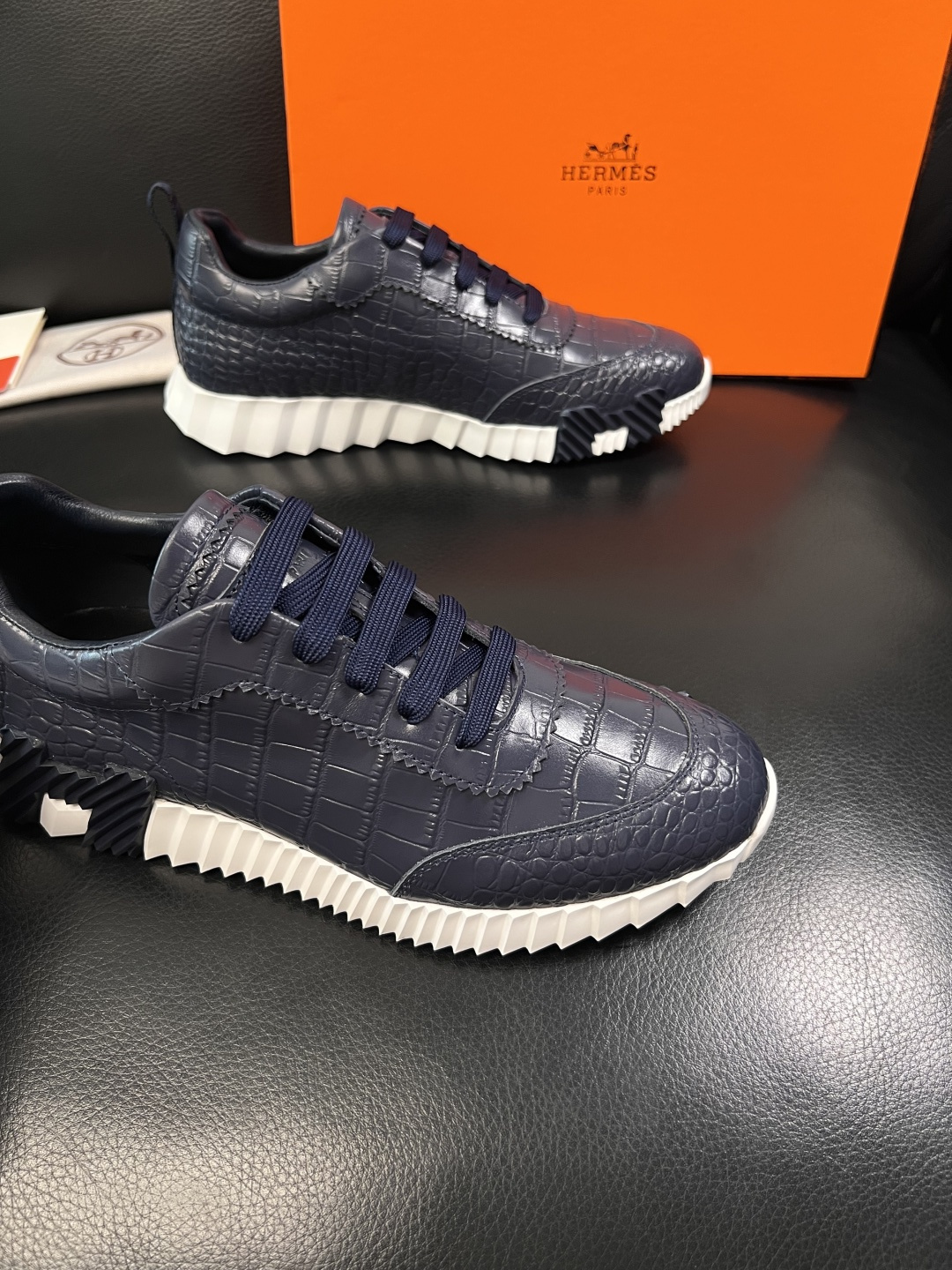 Hermes  高品质  顶级工艺品  爱马仕 专柜同步发售原厂配置，意大利进口原版牛皮面料，高品质拼接