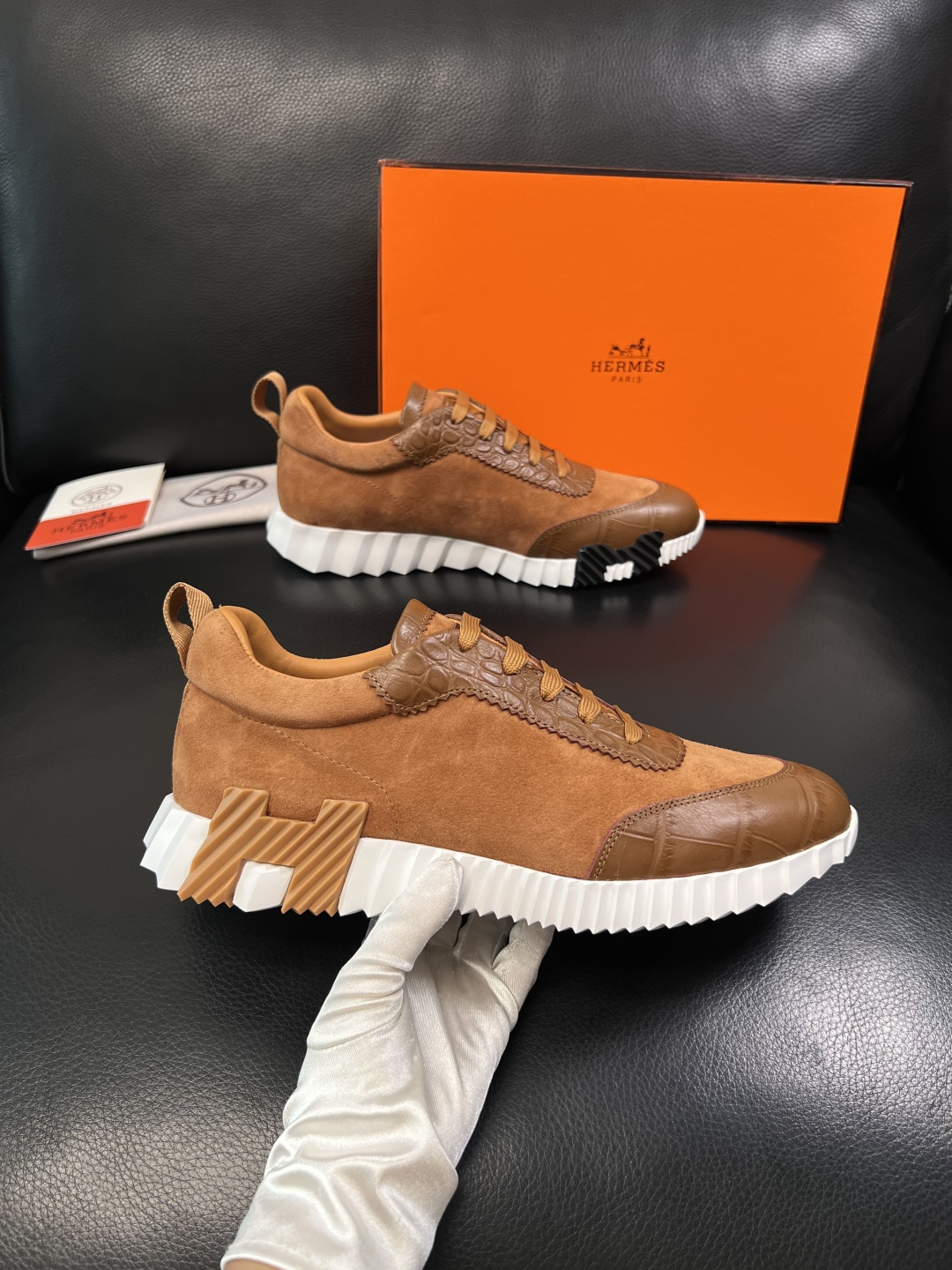 Hermes  高品质  顶级工艺品  爱马仕 专柜同步发售原厂配置，意大利进口原版牛皮面料，高品质拼接