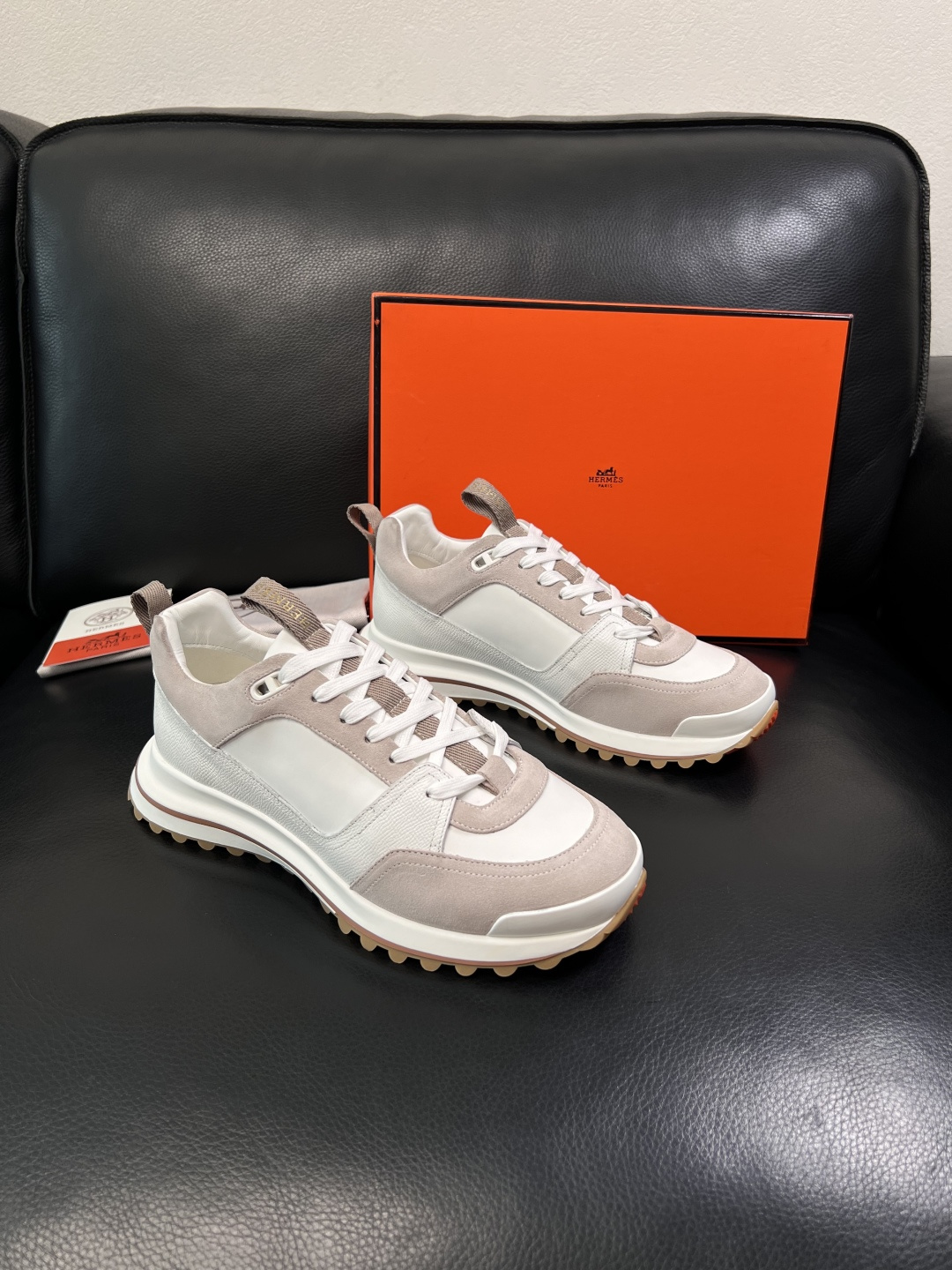 Hermes  高品质  顶级工艺品  爱马仕 专柜同步发售原厂配置，意大利进口原版牛皮面料，高品质拼接