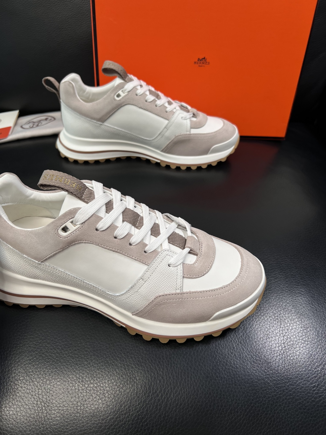 Hermes  高品质  顶级工艺品  爱马仕 专柜同步发售原厂配置，意大利进口原版牛皮面料，高品质拼接