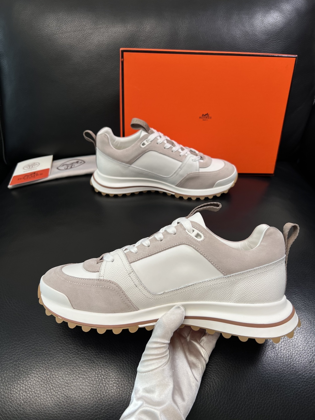 Hermes  高品质  顶级工艺品  爱马仕 专柜同步发售原厂配置，意大利进口原版牛皮面料，高品质拼接