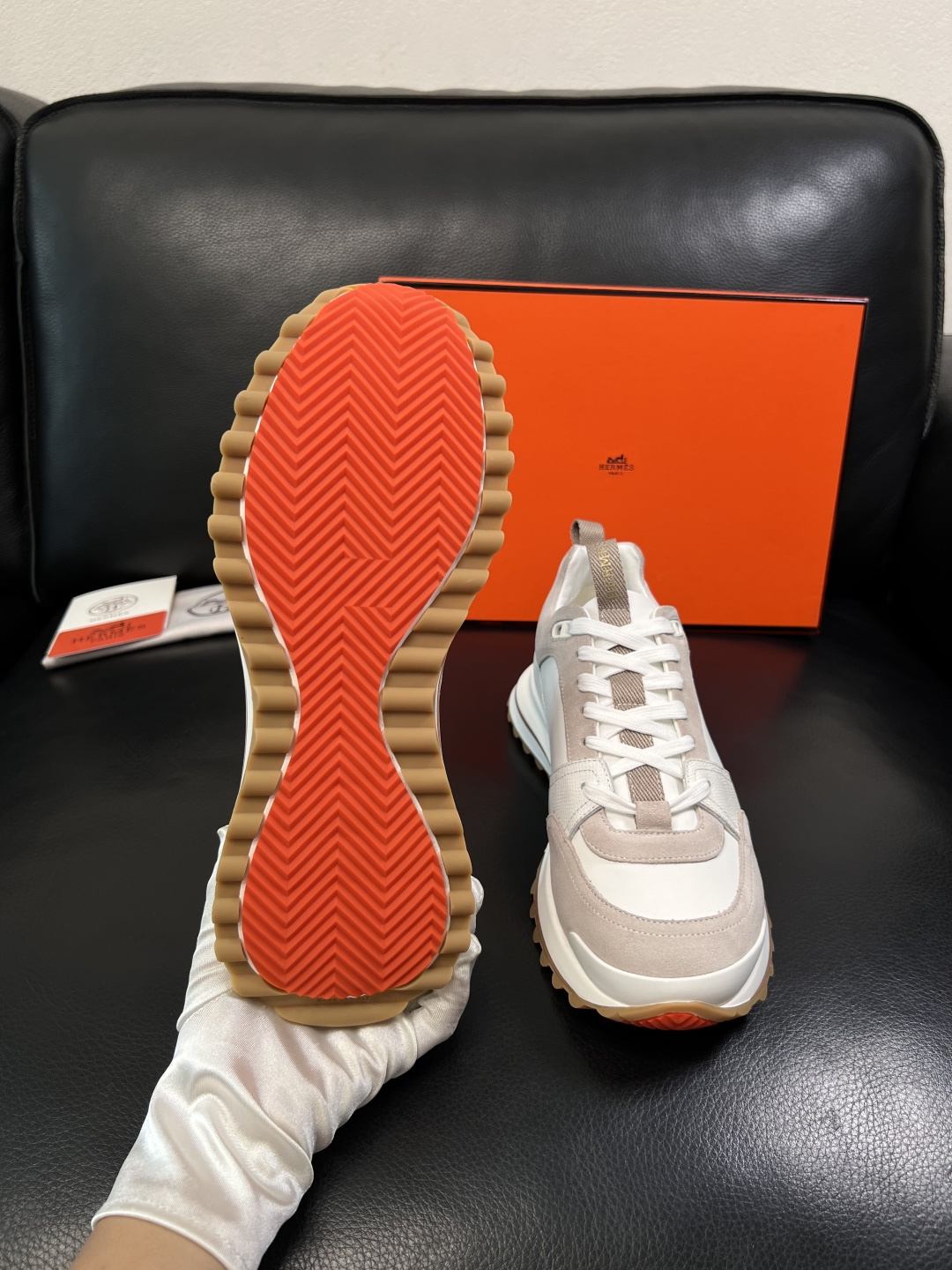 Hermes  高品质  顶级工艺品  爱马仕 专柜同步发售原厂配置，意大利进口原版牛皮面料，高品质拼接