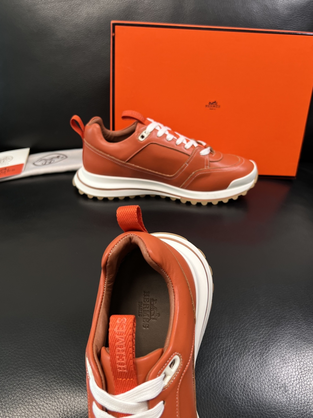 Hermes  高品质  顶级工艺品  爱马仕 专柜同步发售原厂配置，意大利进口原版牛皮面料，高品质拼接