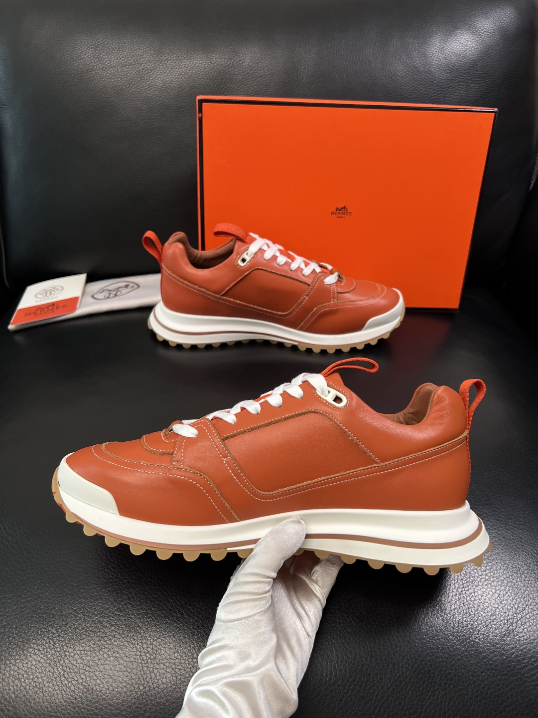 Hermes  高品质  顶级工艺品  爱马仕 专柜同步发售原厂配置，意大利进口原版牛皮面料，高品质拼接