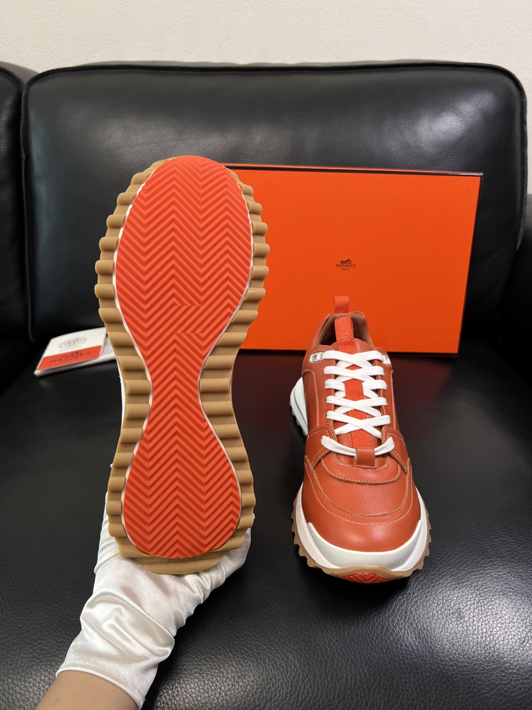 Hermes  高品质  顶级工艺品  爱马仕 专柜同步发售原厂配置，意大利进口原版牛皮面料，高品质拼接