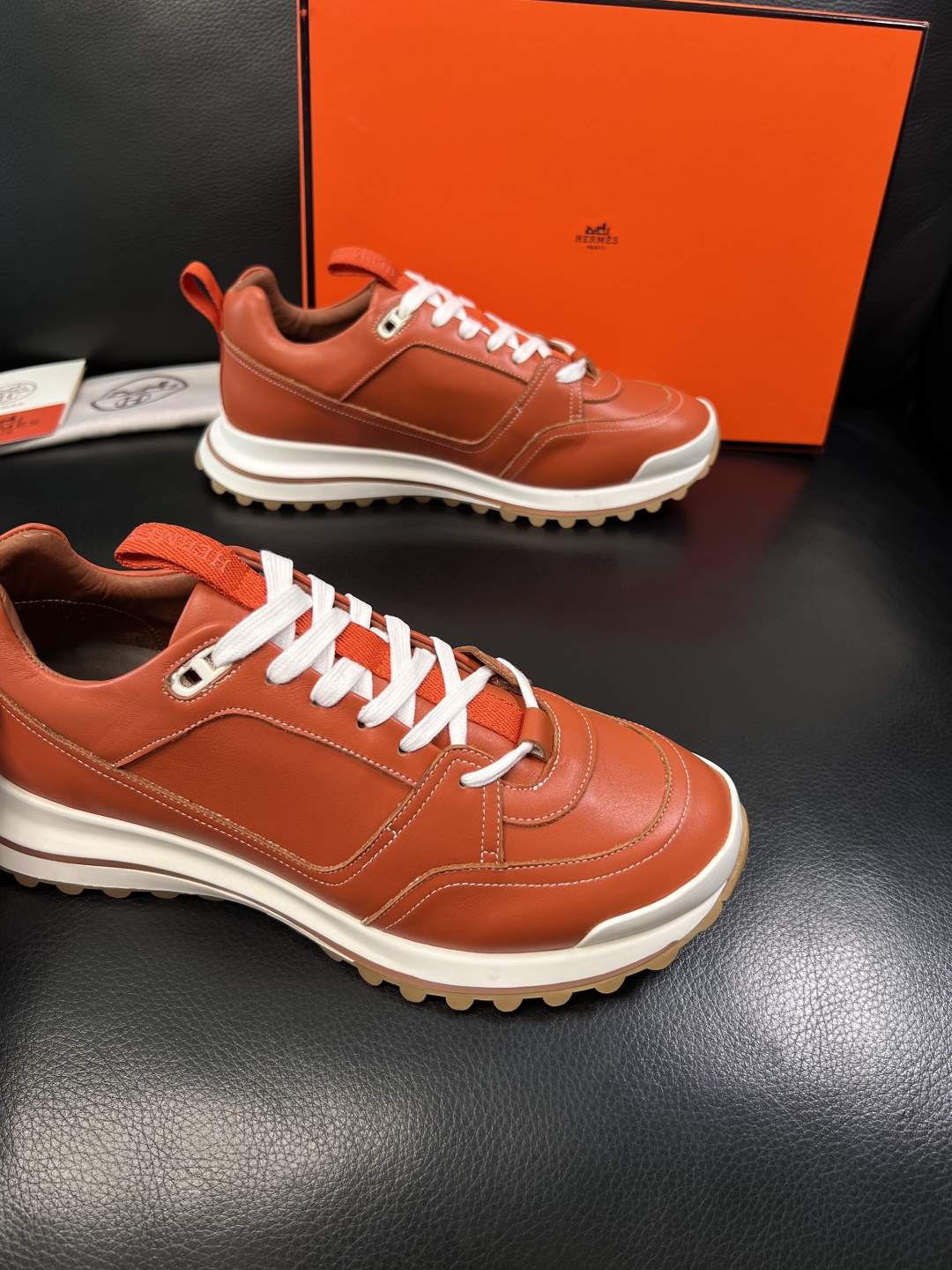 Hermes  高品质  顶级工艺品  爱马仕 专柜同步发售原厂配置，意大利进口原版牛皮面料，高品质拼接