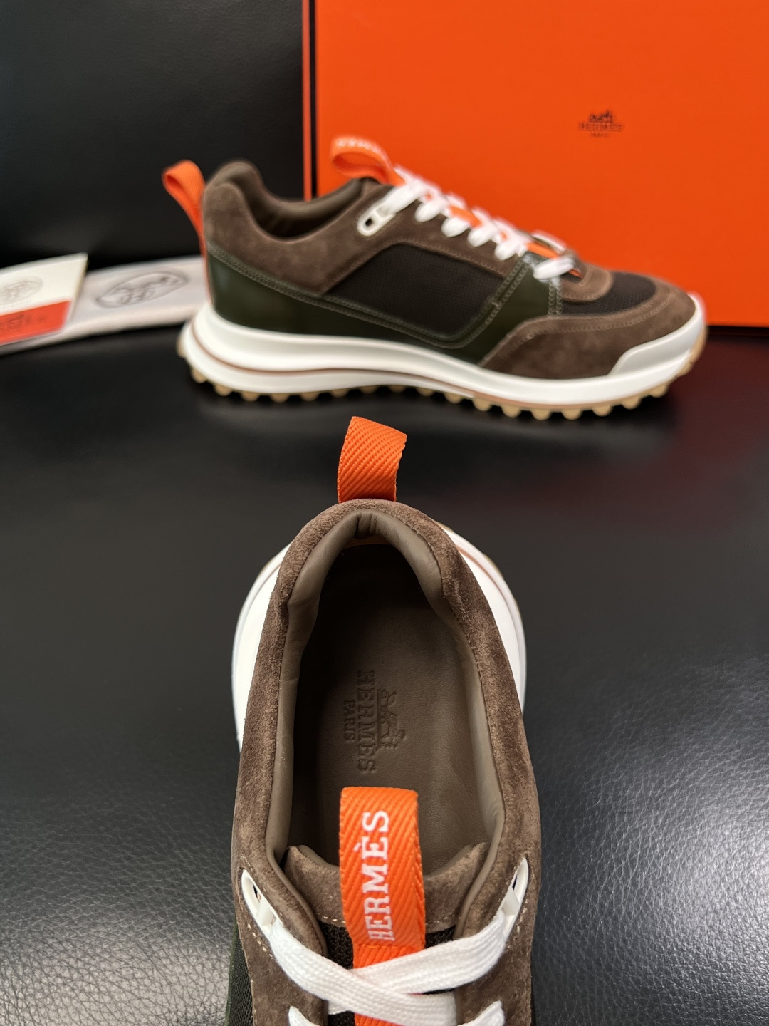 Hermes  高品质  顶级工艺品  爱马仕 专柜同步发售原厂配置，意大利进口原版牛皮面料，高品质拼接