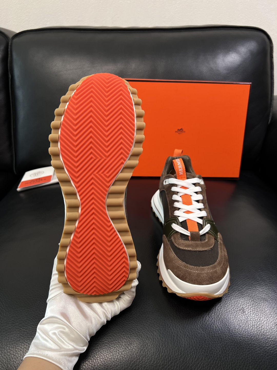 Hermes  高品质  顶级工艺品  爱马仕 专柜同步发售原厂配置，意大利进口原版牛皮面料，高品质拼接