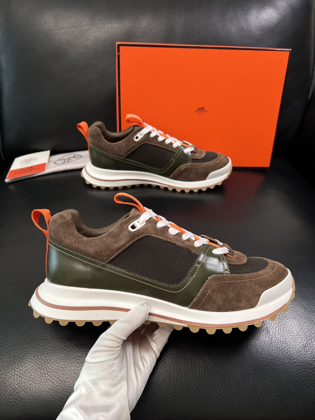 Hermes  高品质  顶级工艺品  爱马仕 专柜同步发售原厂配置，意大利进口原版牛皮面料，高品质拼接