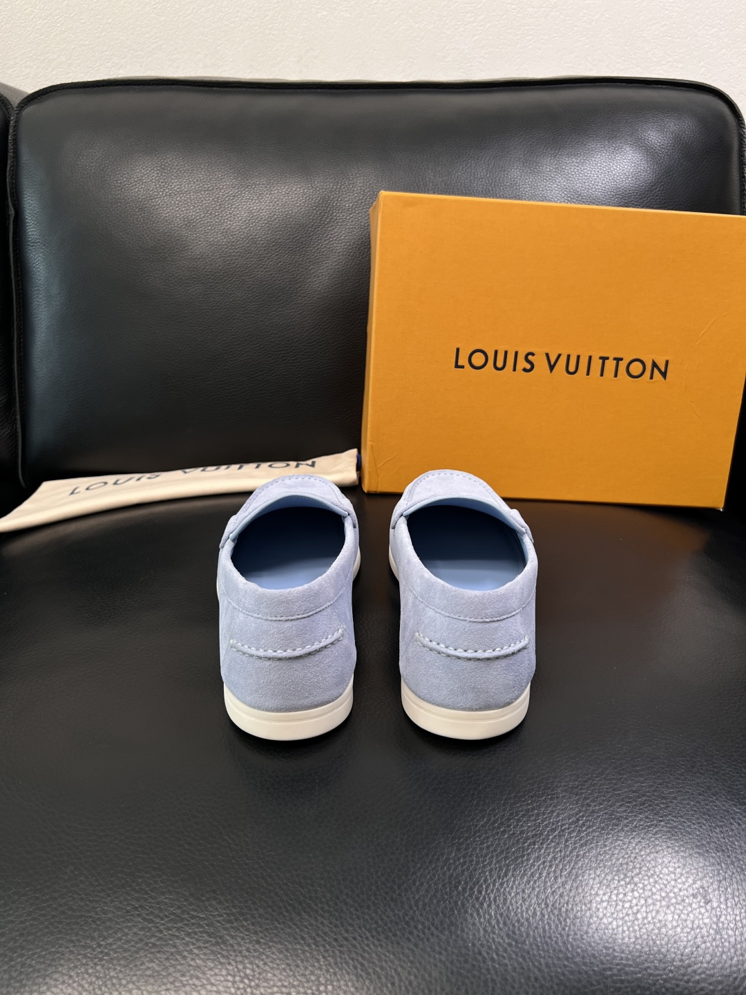 Lv  高品质  顶级工艺品  路易威登 专柜同步带飞机盒全套包装，鞋面意大利进口牛皮面料，进口水染牛皮