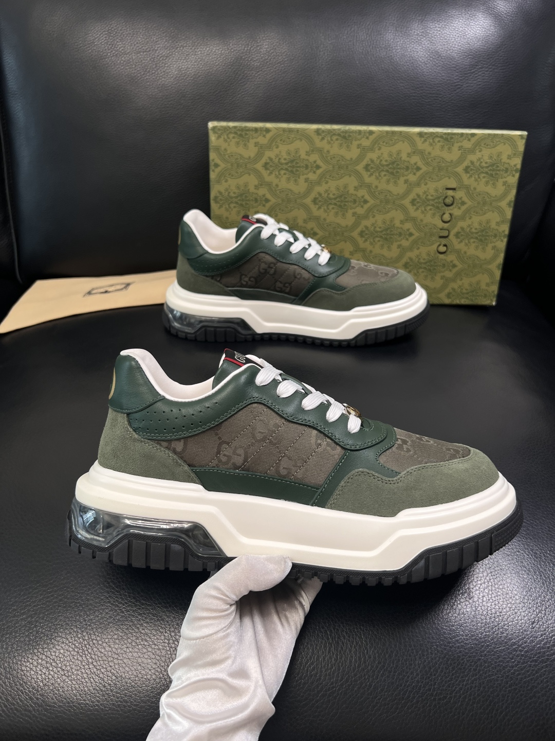 Gucci  高品质  顶级工艺品  古奇  专柜新款原厂配置，意大利进口牛皮搭配印花布面料，进口牛皮内
