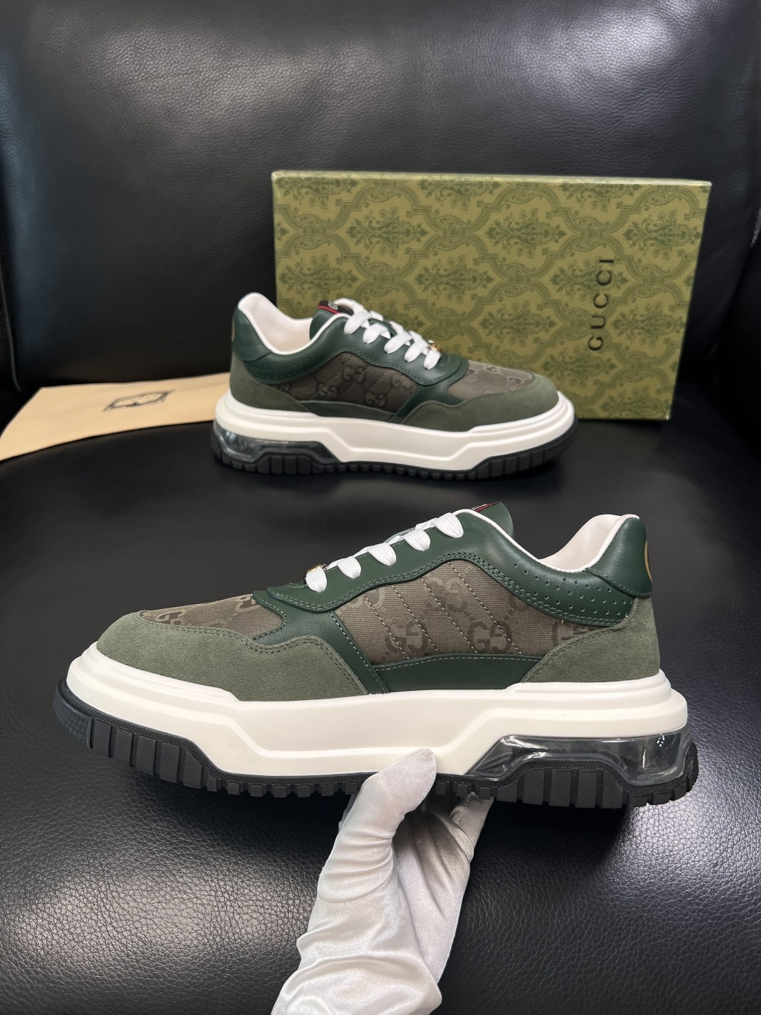 Gucci  高品质  顶级工艺品  古奇  专柜新款原厂配置，意大利进口牛皮搭配印花布面料，进口牛皮内