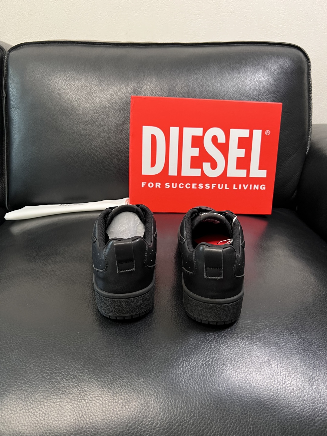 DIESEL  高品质  顶级工艺品  迪赛  专柜新款原厂配置，意大利进口牛皮面料，进口牛皮内里垫，透