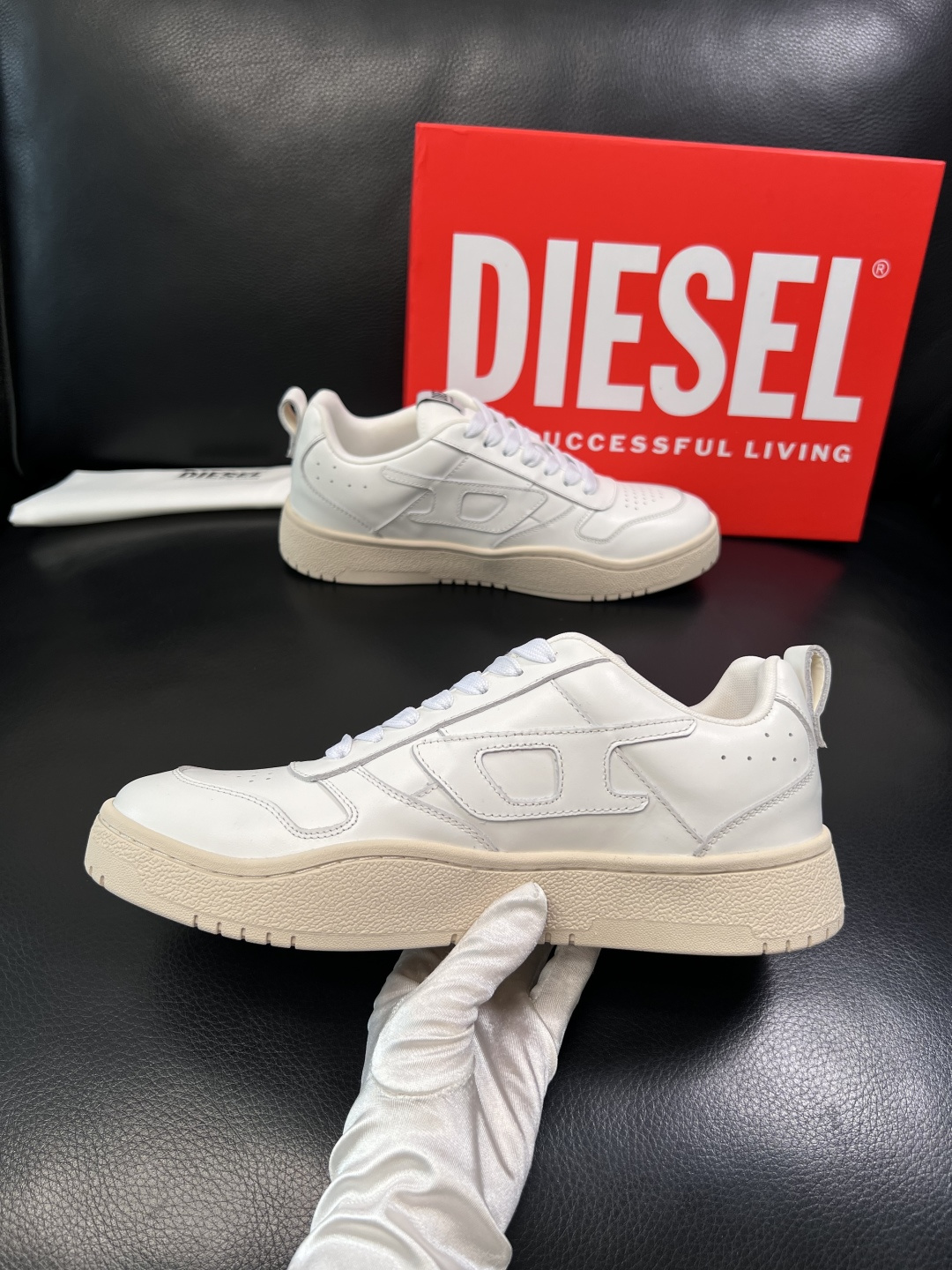 DIESEL  高品质  顶级工艺品  迪赛  专柜新款原厂配置，意大利进口牛皮面料，进口牛皮内里垫，透