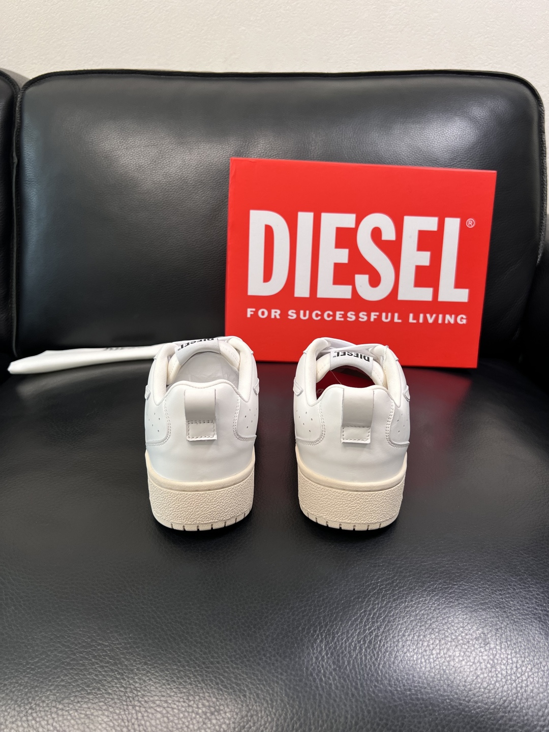 DIESEL  高品质  顶级工艺品  迪赛  专柜新款原厂配置，意大利进口牛皮面料，进口牛皮内里垫，透