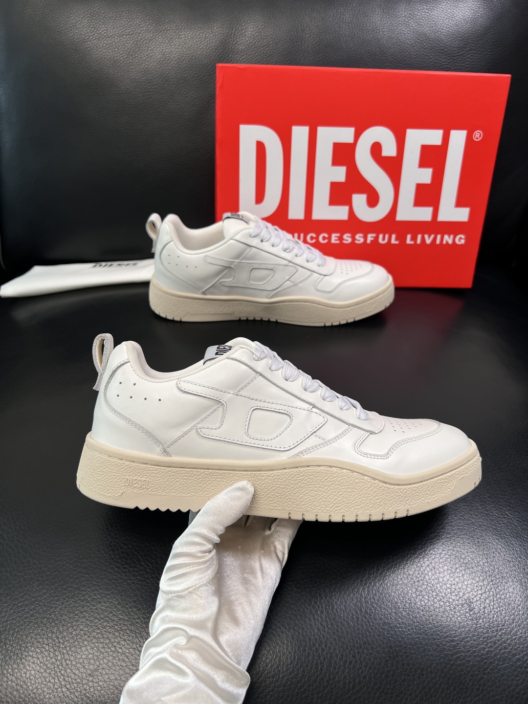 DIESEL  高品质  顶级工艺品  迪赛  专柜新款原厂配置，意大利进口牛皮面料，进口牛皮内里垫，透