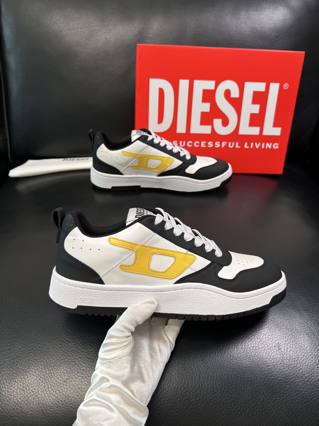 DIESEL  高品质  顶级工艺品  迪赛  专柜新款原厂配置，意大利进口牛皮面料，进口牛皮内里垫，透