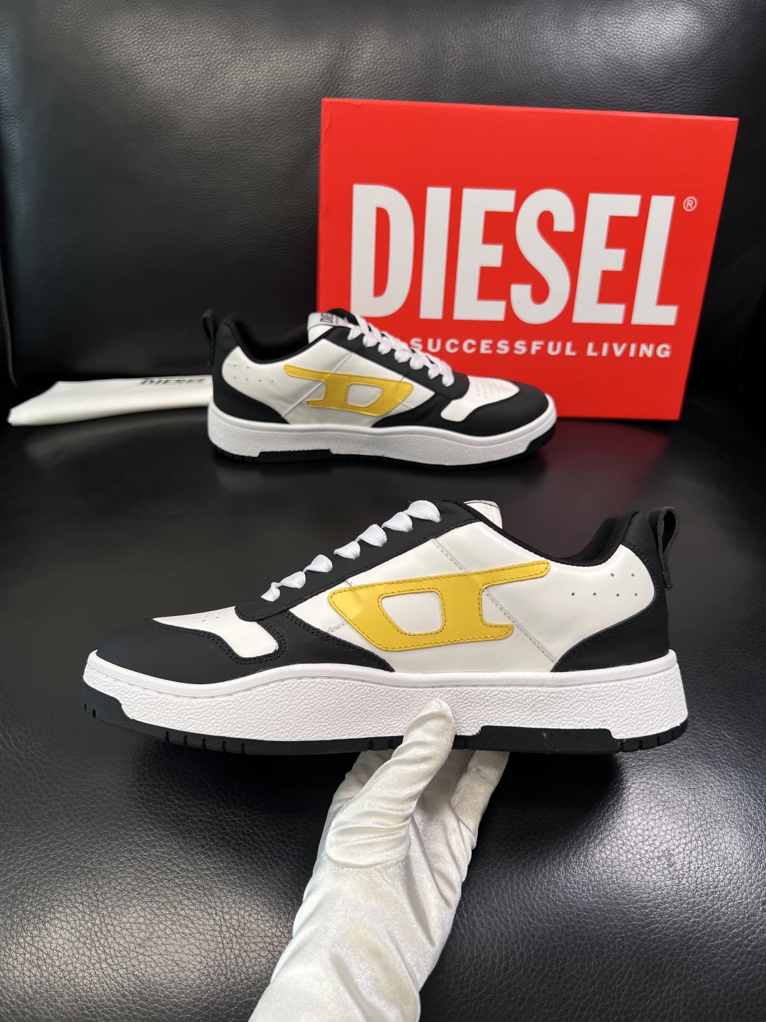 DIESEL  高品质  顶级工艺品  迪赛  专柜新款原厂配置，意大利进口牛皮面料，进口牛皮内里垫，透