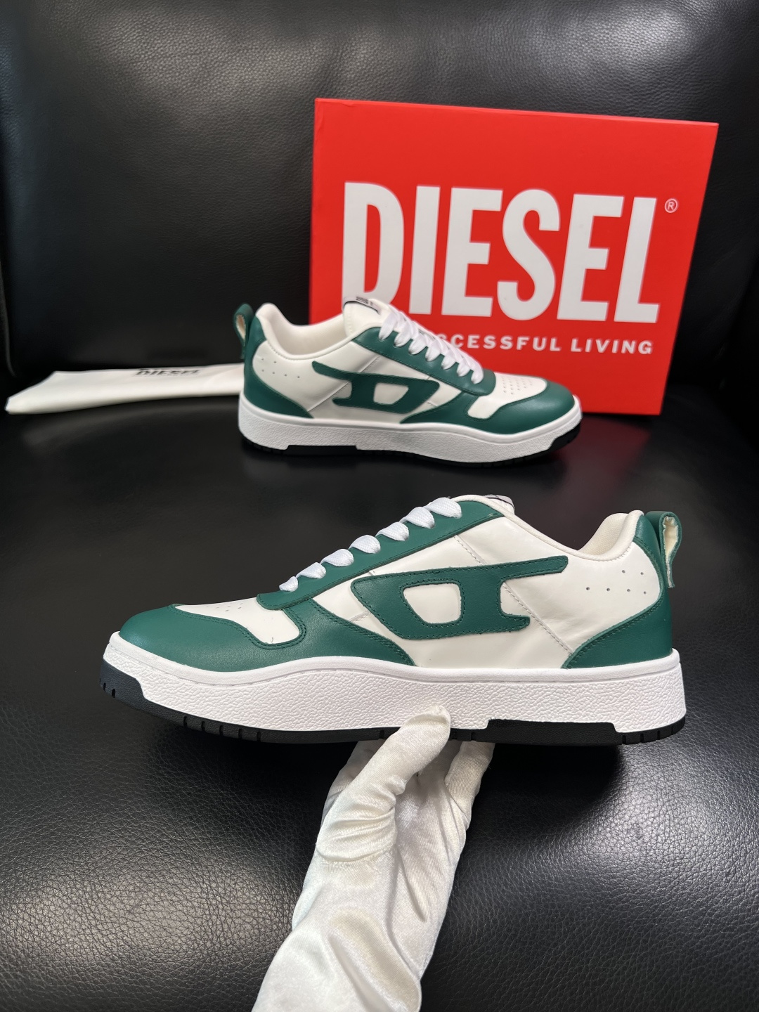 DIESEL  高品质  顶级工艺品  迪赛  专柜新款原厂配置，意大利进口牛皮面料，进口牛皮内里垫，透