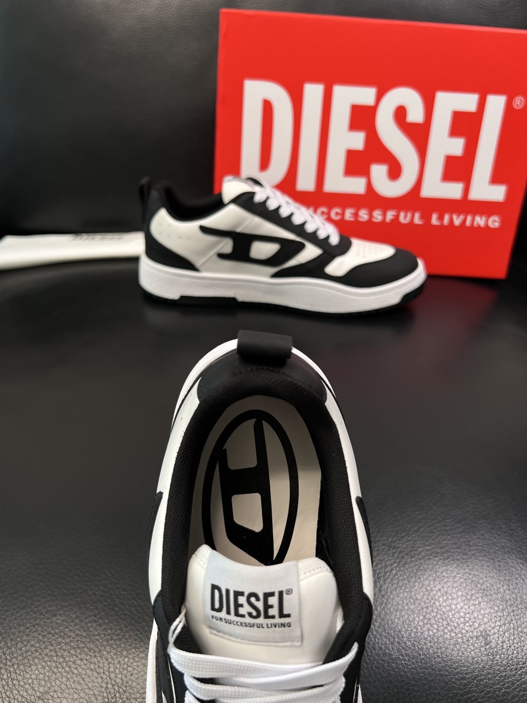 DIESEL  高品质  顶级工艺品  迪赛  专柜新款原厂配置，意大利进口牛皮面料，进口牛皮内里垫，透