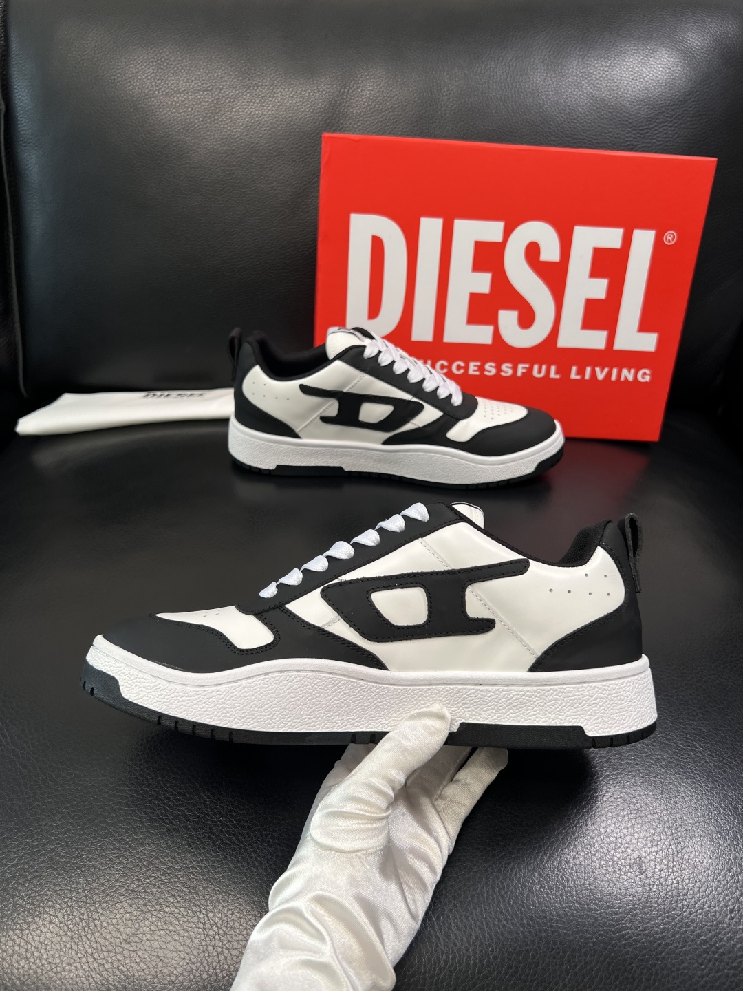 DIESEL  高品质  顶级工艺品  迪赛  专柜新款原厂配置，意大利进口牛皮面料，进口牛皮内里垫，透