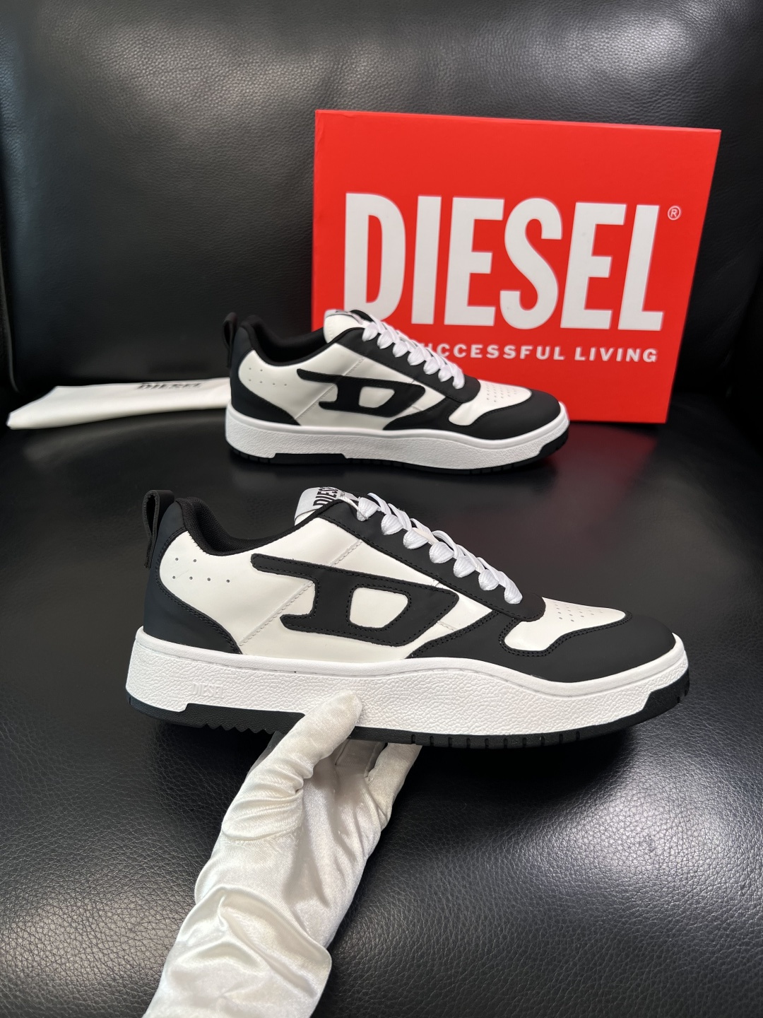 DIESEL  高品质  顶级工艺品  迪赛  专柜新款原厂配置，意大利进口牛皮面料，进口牛皮内里垫，透