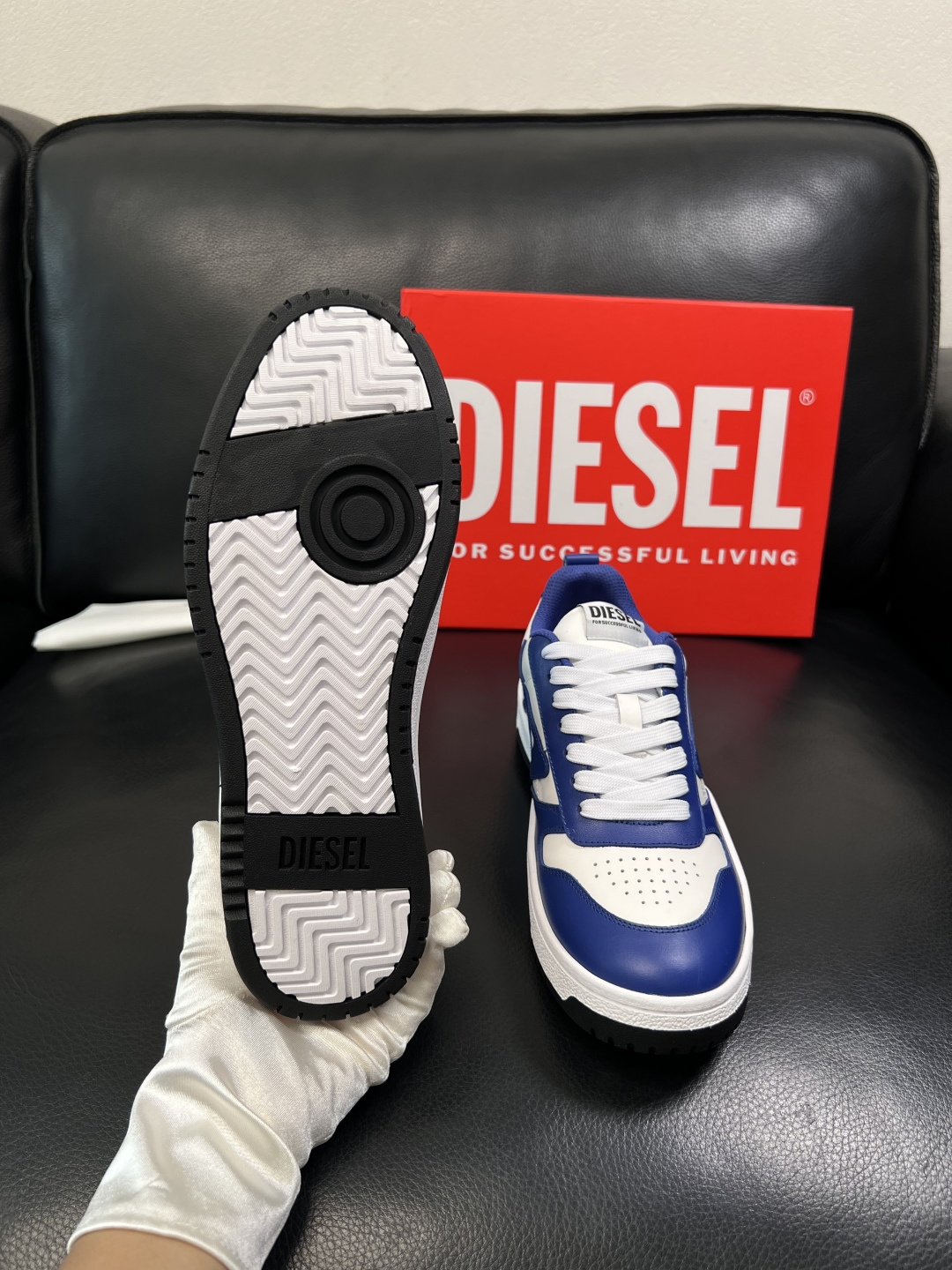 DIESEL  高品质  顶级工艺品  迪赛  专柜新款原厂配置，意大利进口牛皮面料，进口牛皮内里垫，透
