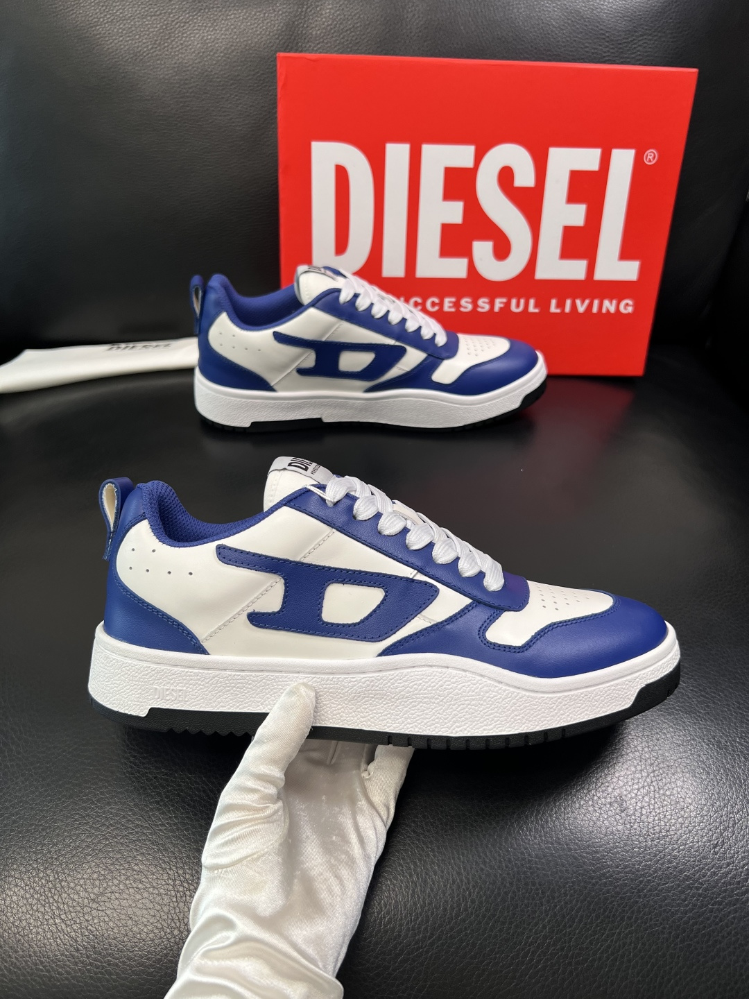 DIESEL  高品质  顶级工艺品  迪赛  专柜新款原厂配置，意大利进口牛皮面料，进口牛皮内里垫，透