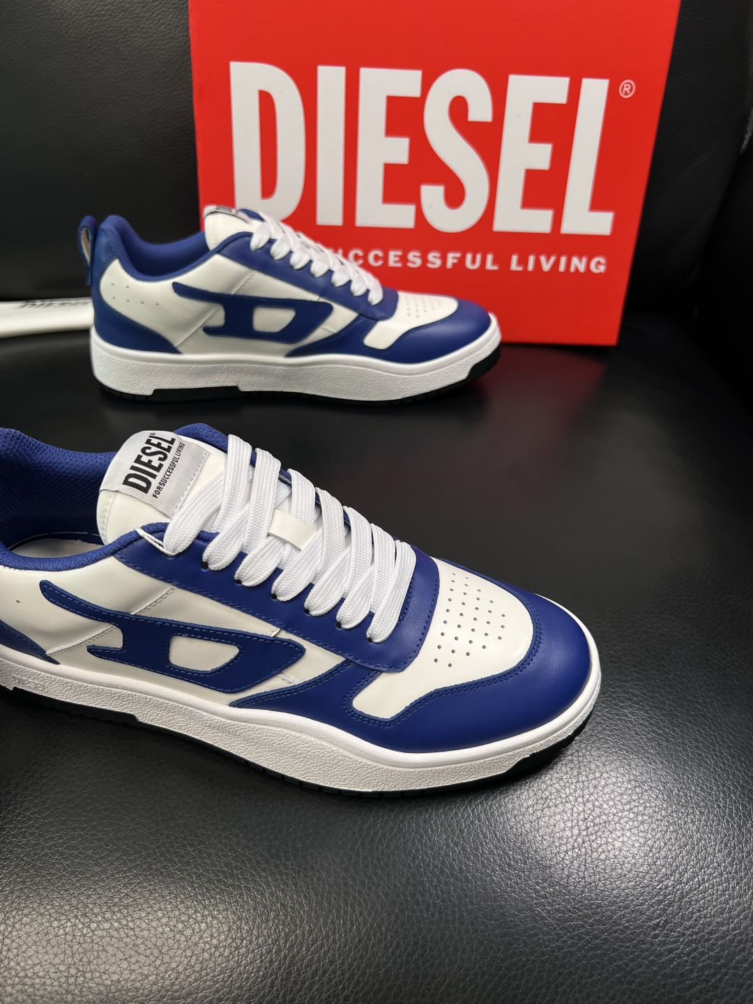 DIESEL  高品质  顶级工艺品  迪赛  专柜新款原厂配置，意大利进口牛皮面料，进口牛皮内里垫，透