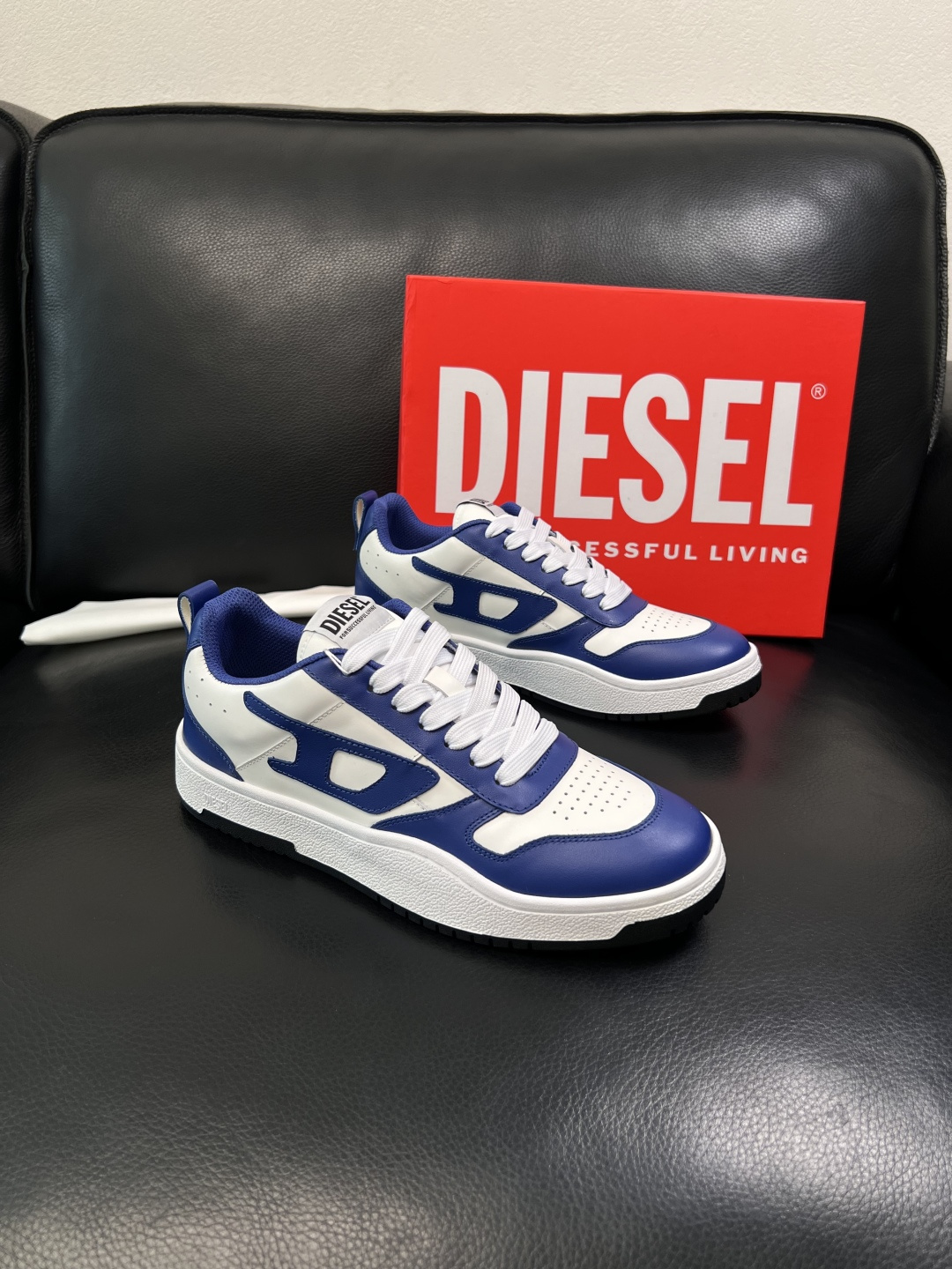 DIESEL  高品质  顶级工艺品  迪赛  专柜新款原厂配置，意大利进口牛皮面料，进口牛皮内里垫，透