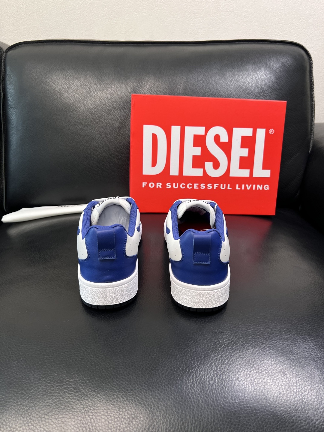 DIESEL  高品质  顶级工艺品  迪赛  专柜新款原厂配置，意大利进口牛皮面料，进口牛皮内里垫，透