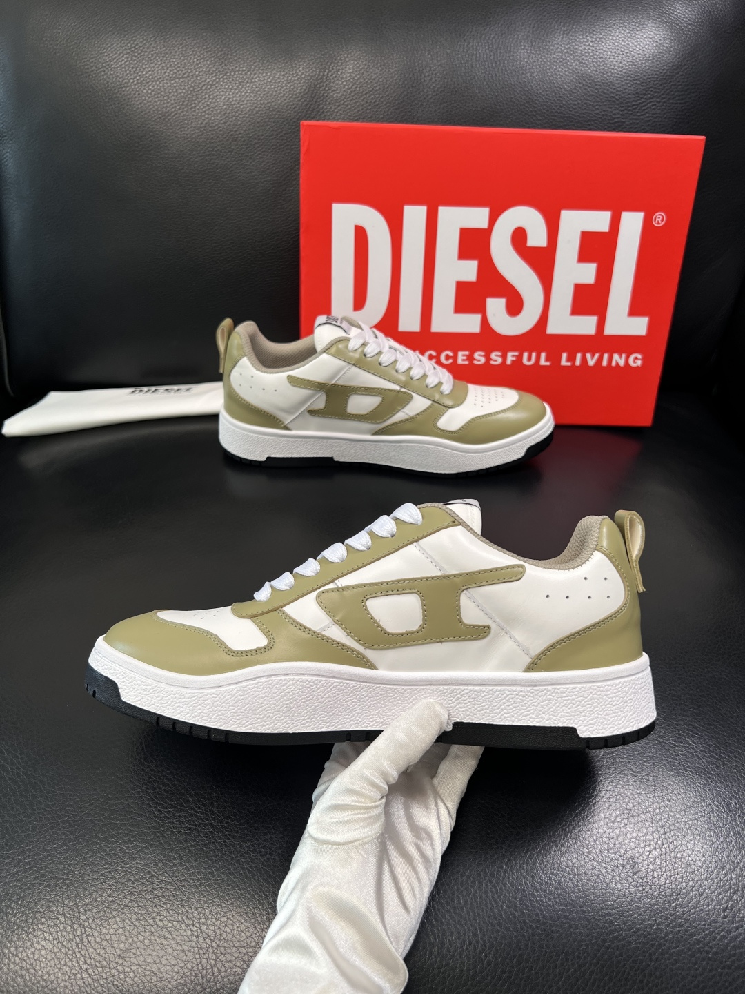 DIESEL  高品质  顶级工艺品  迪赛  专柜新款原厂配置，意大利进口牛皮面料，进口牛皮内里垫，透