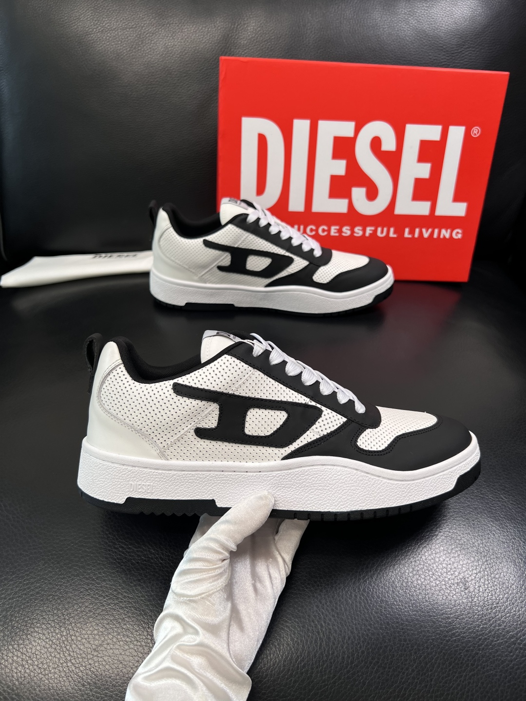 DIESEL  高品质  顶级工艺品  迪赛  专柜新款原厂配置，意大利进口牛皮面料，进口牛皮内里垫，透