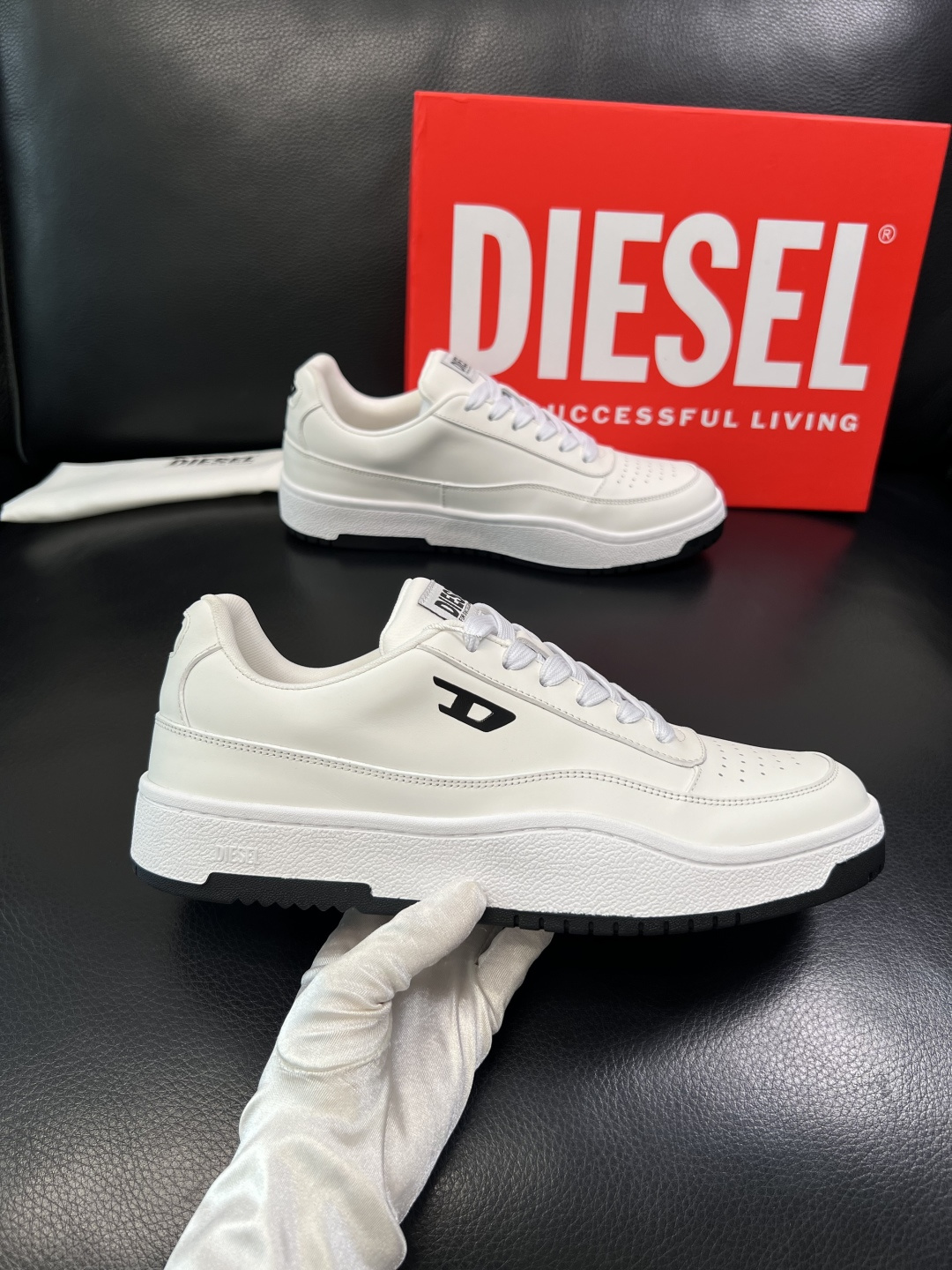 DIESEL  高品质  顶级工艺品  迪赛  专柜新款原厂配置，意大利进口牛皮面料，进口牛皮内里垫，透