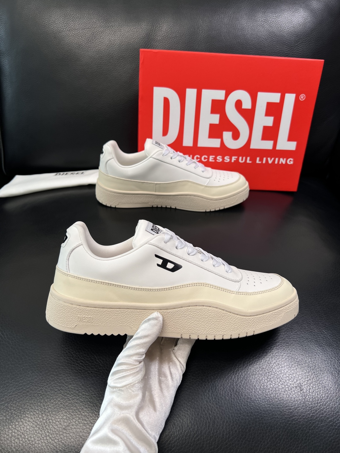DIESEL  高品质  顶级工艺品  迪赛  专柜新款原厂配置，意大利进口牛皮面料，进口牛皮内里垫，透