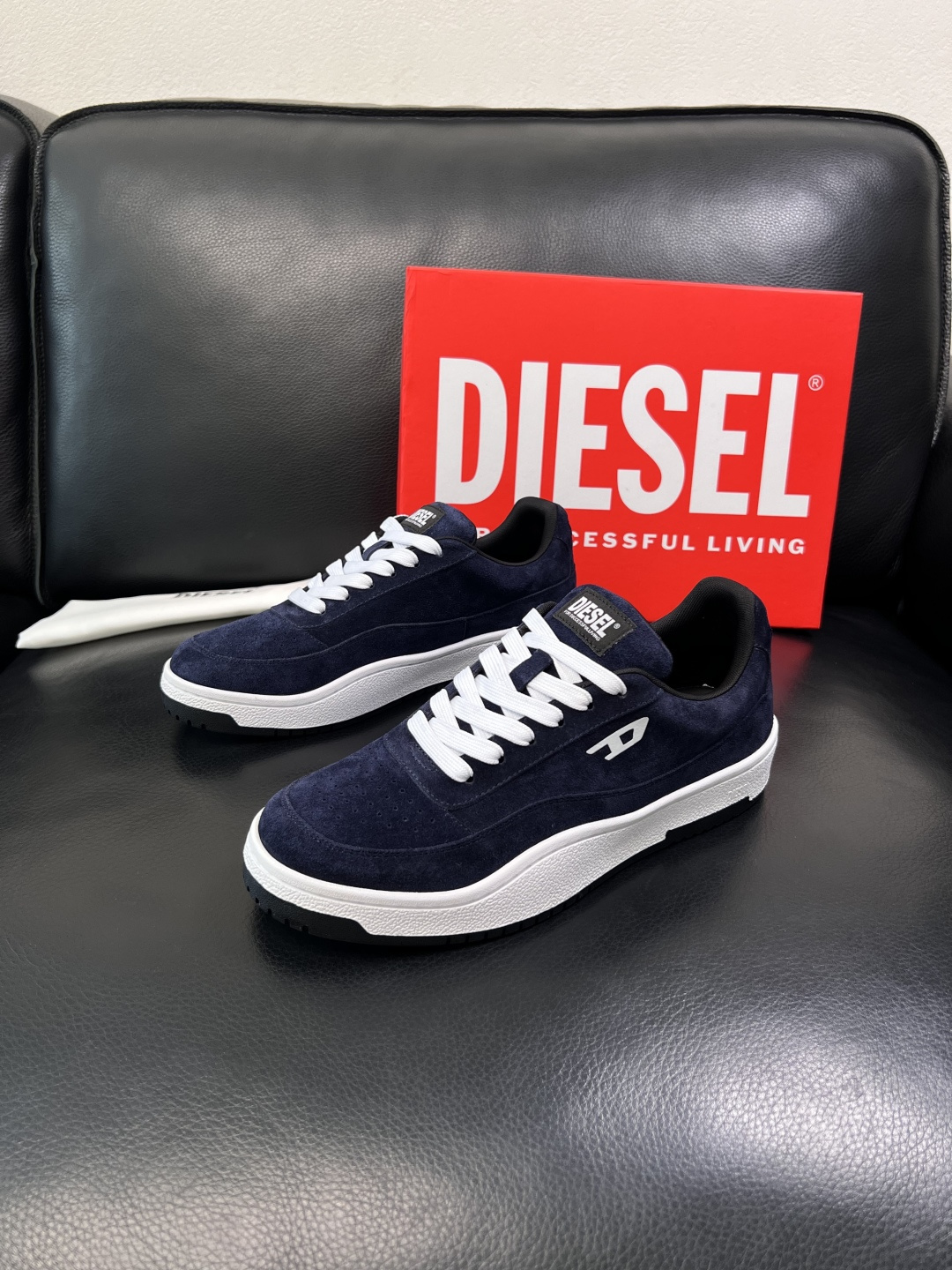 DIESEL  高品质  顶级工艺品  迪赛  专柜新款原厂配置，意大利进口牛皮面料，进口牛皮内里垫，透
