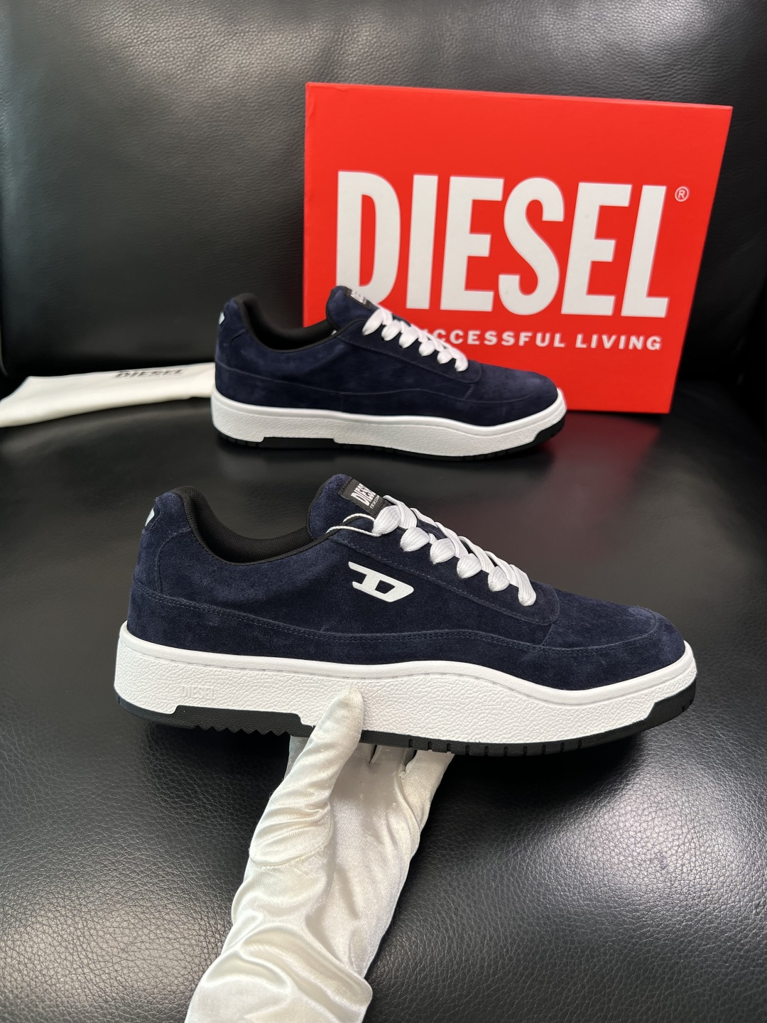 DIESEL  高品质  顶级工艺品  迪赛  专柜新款原厂配置，意大利进口牛皮面料，进口牛皮内里垫，透