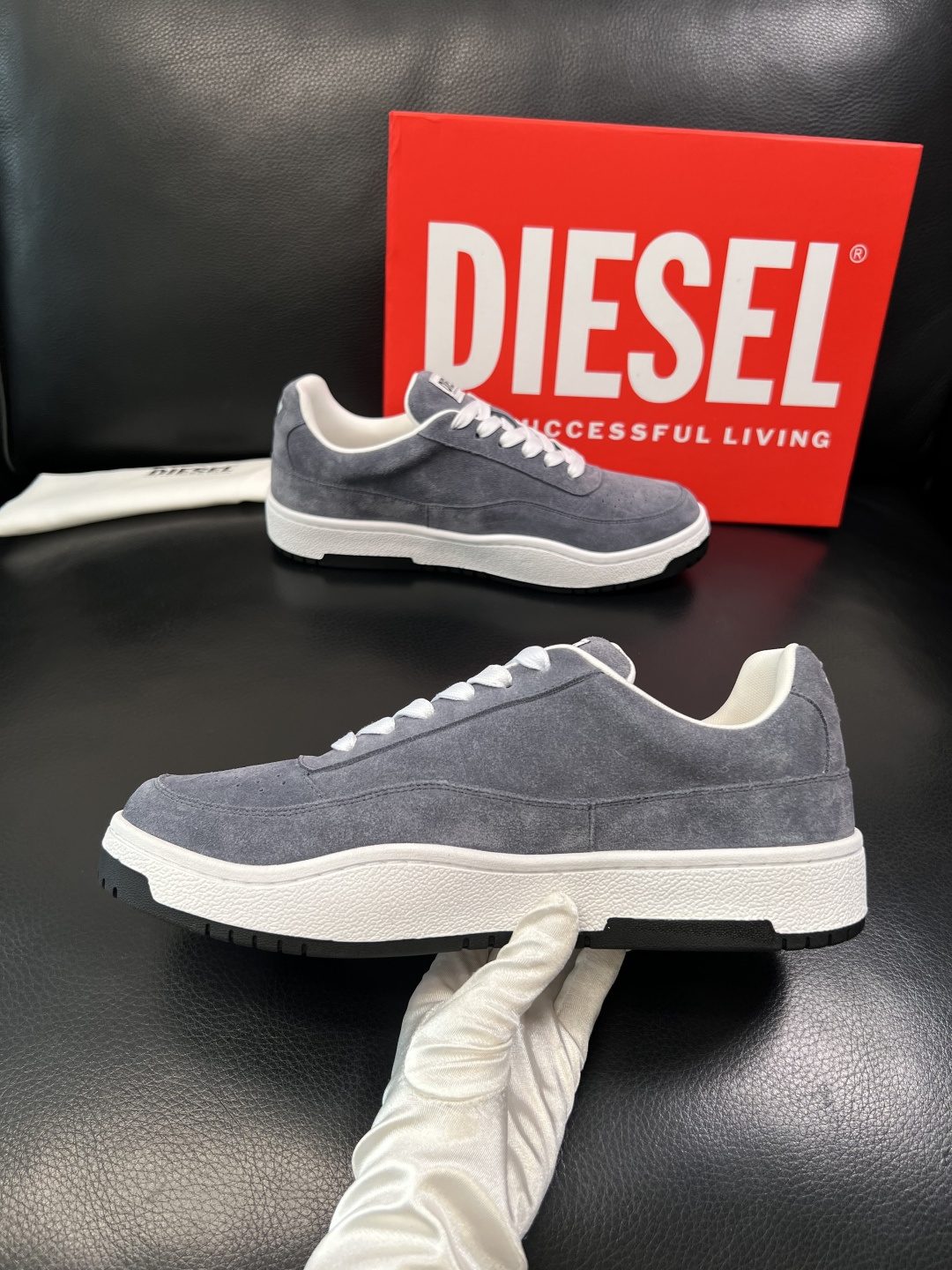 DIESEL  高品质  顶级工艺品  迪赛  专柜新款原厂配置，意大利进口牛皮面料，进口牛皮内里垫，透