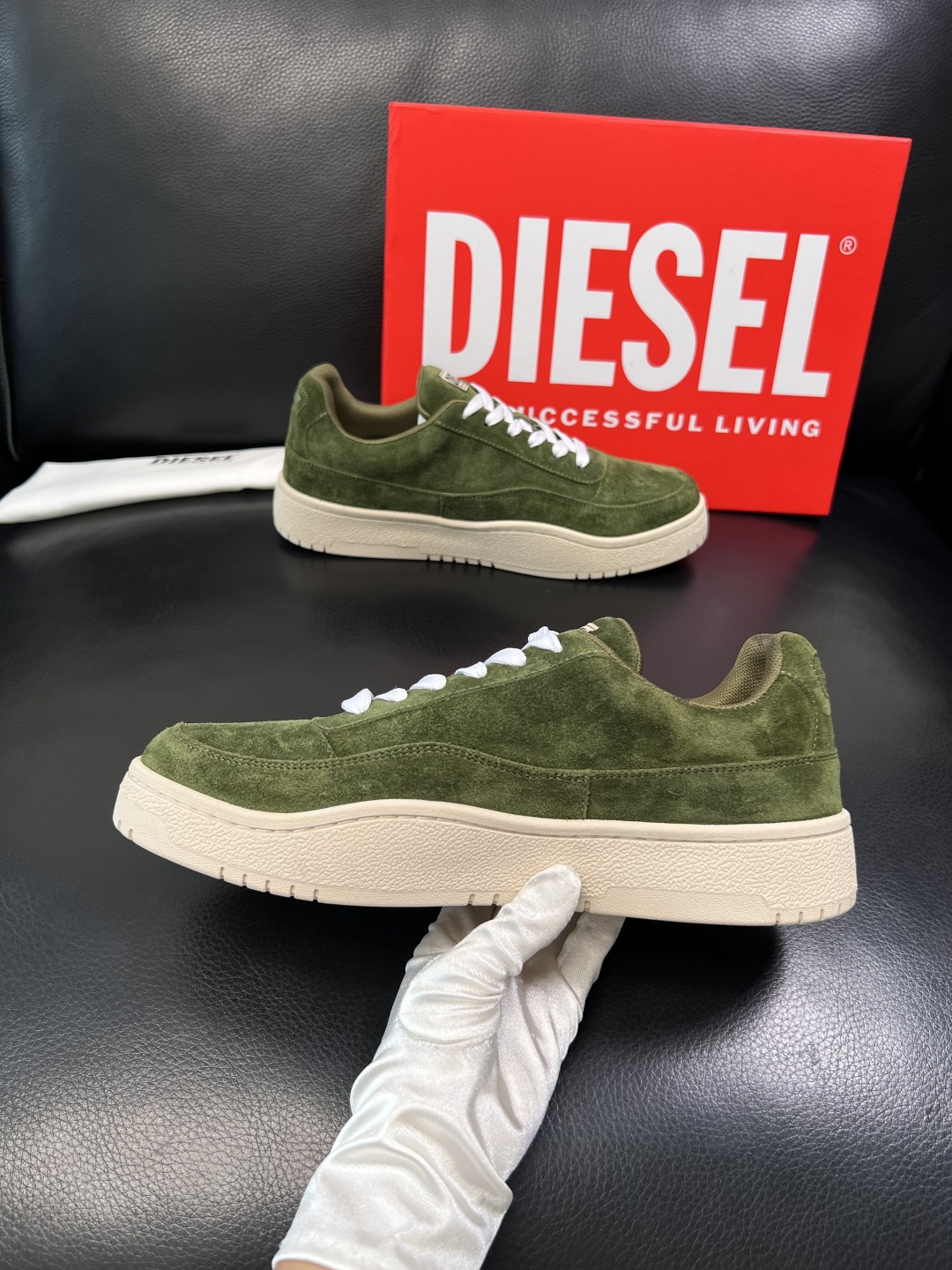 DIESEL  高品质  顶级工艺品  迪赛  专柜新款原厂配置，意大利进口牛皮面料，进口牛皮内里垫，透