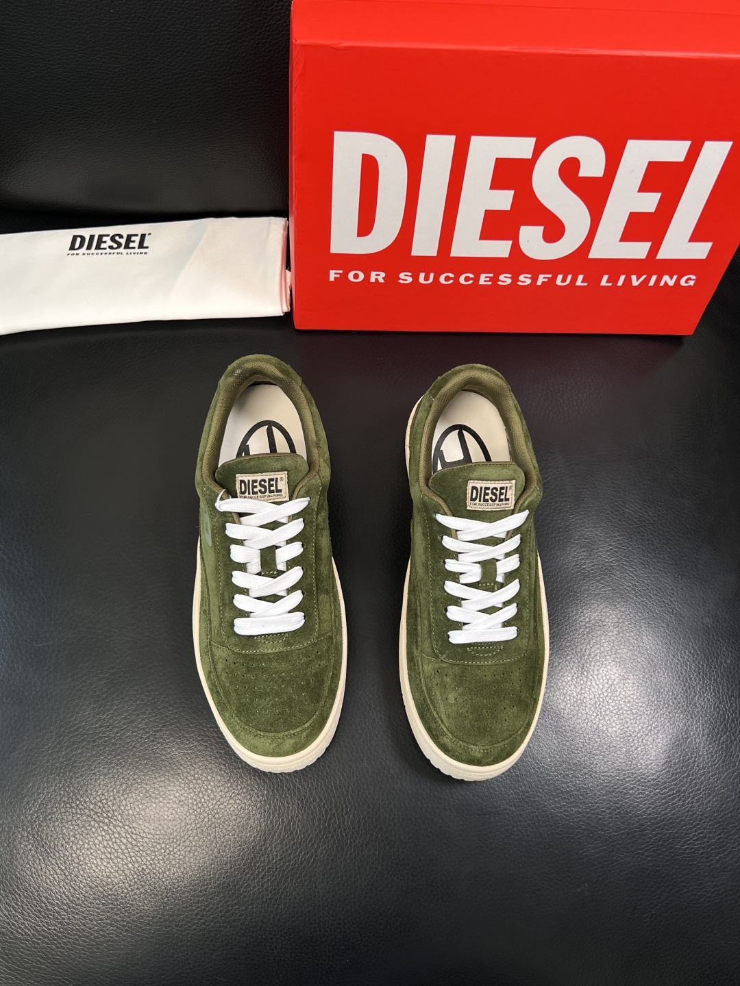 DIESEL  高品质  顶级工艺品  迪赛  专柜新款原厂配置，意大利进口牛皮面料，进口牛皮内里垫，透