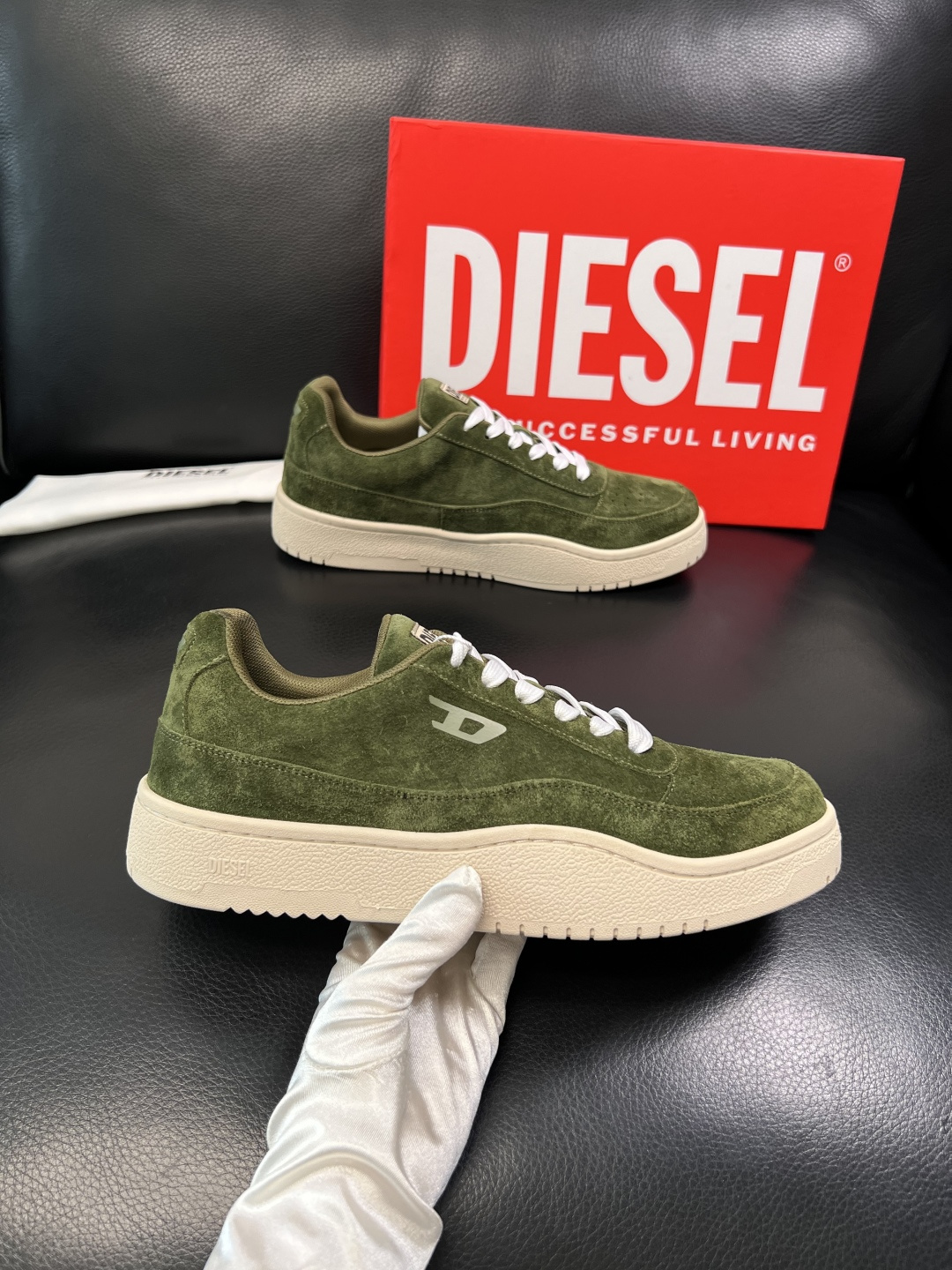 DIESEL  高品质  顶级工艺品  迪赛  专柜新款原厂配置，意大利进口牛皮面料，进口牛皮内里垫，透