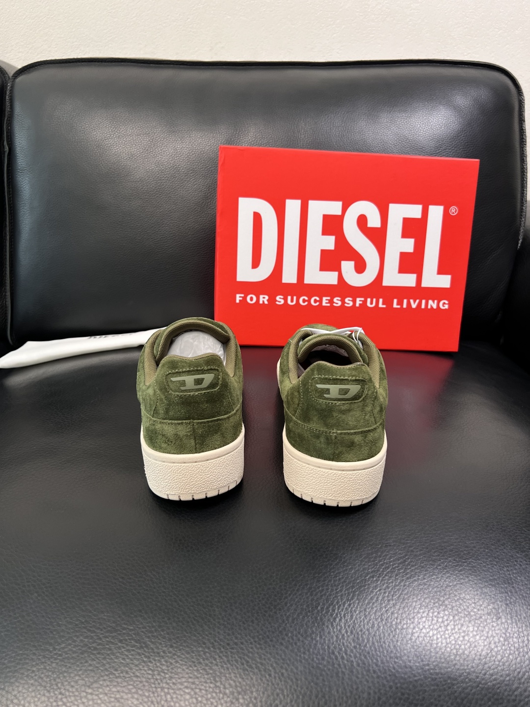 DIESEL  高品质  顶级工艺品  迪赛  专柜新款原厂配置，意大利进口牛皮面料，进口牛皮内里垫，透